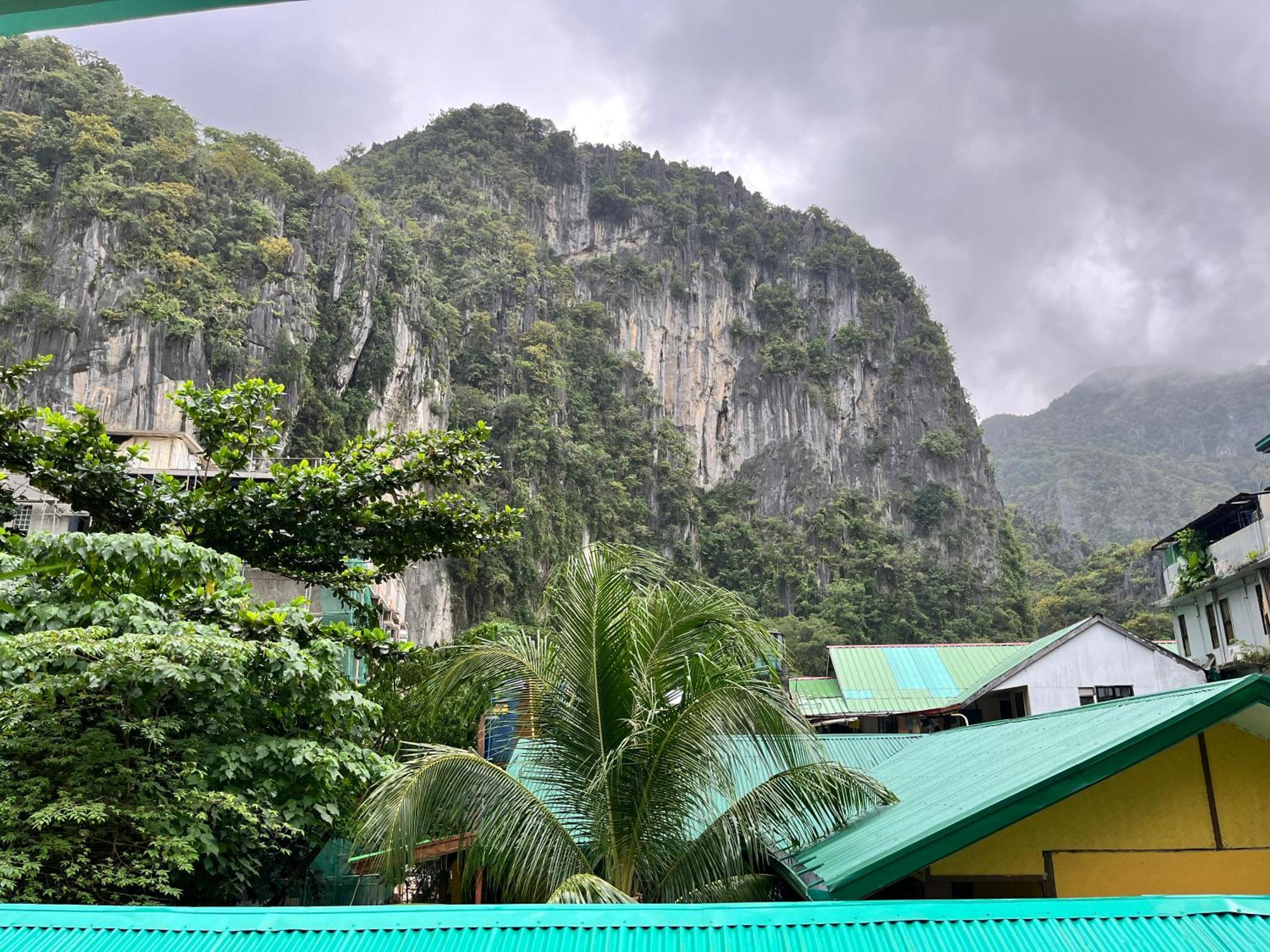 Serene Icaro In Downtown With Cliff View Villa