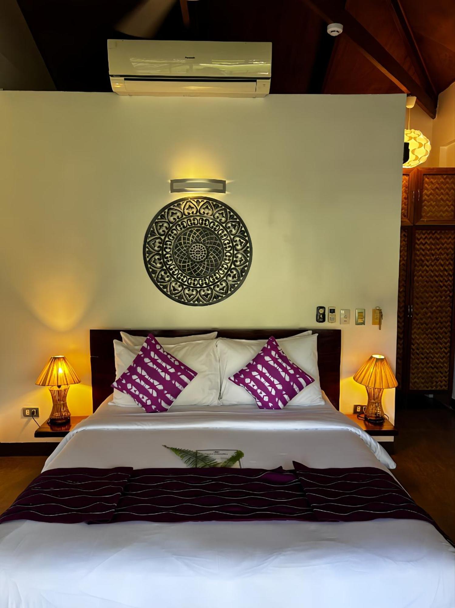 Cadlao And Restaurant Resort