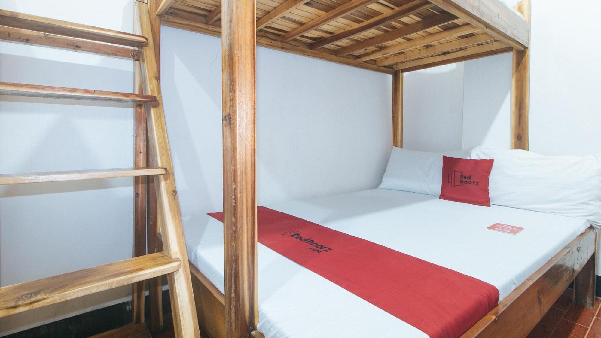 Hotel Reddoorz @ Lualhati Garden Palawan El Nido