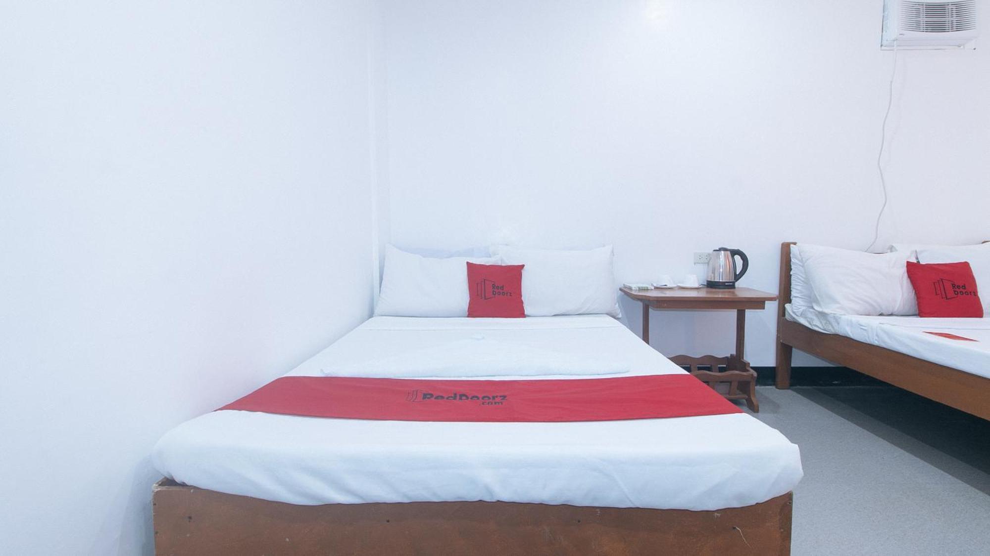 Hotel Reddoorz @ Lualhati Garden Palawan