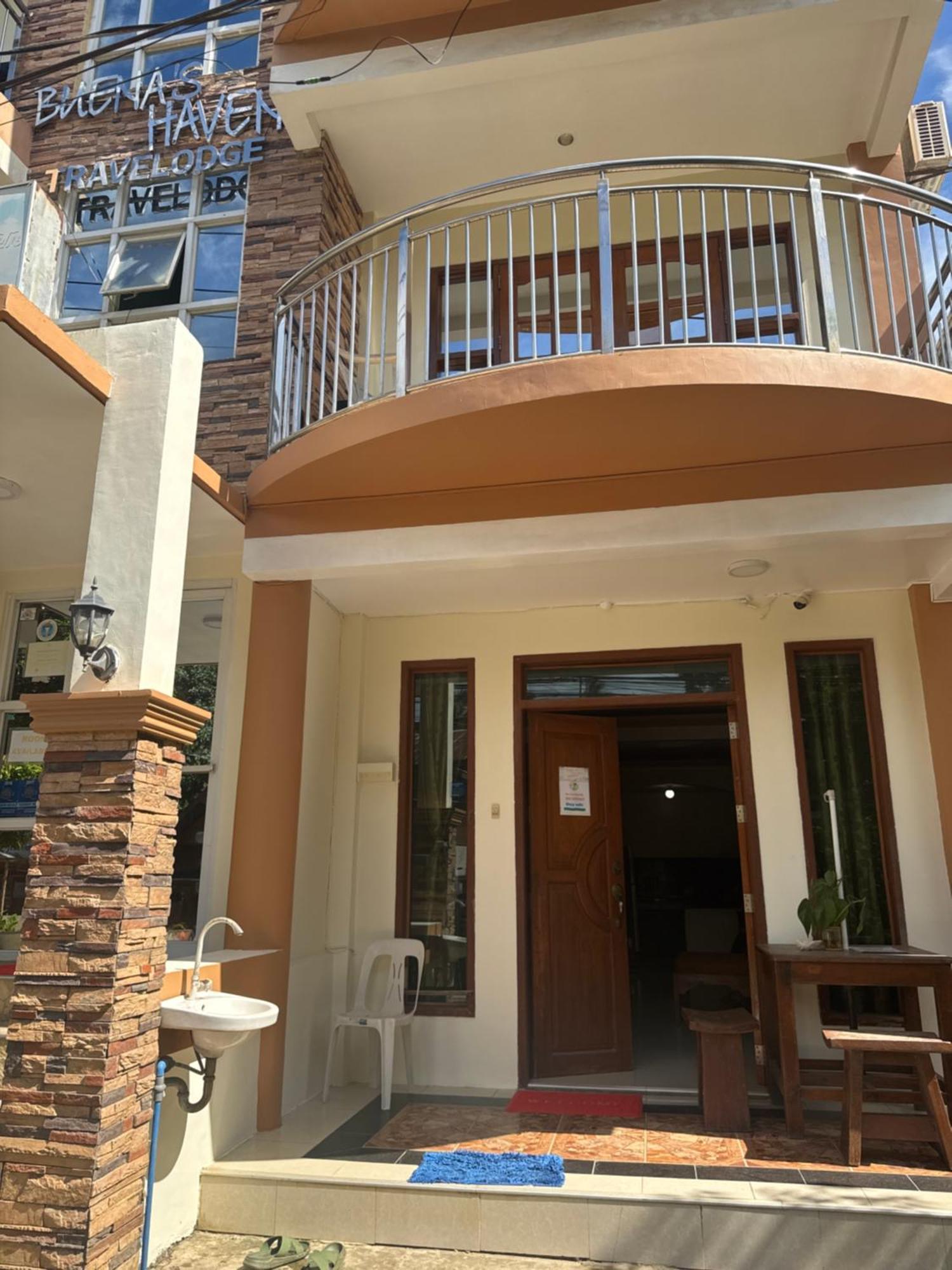 Guest house Buena's Haven Travelodge 2*