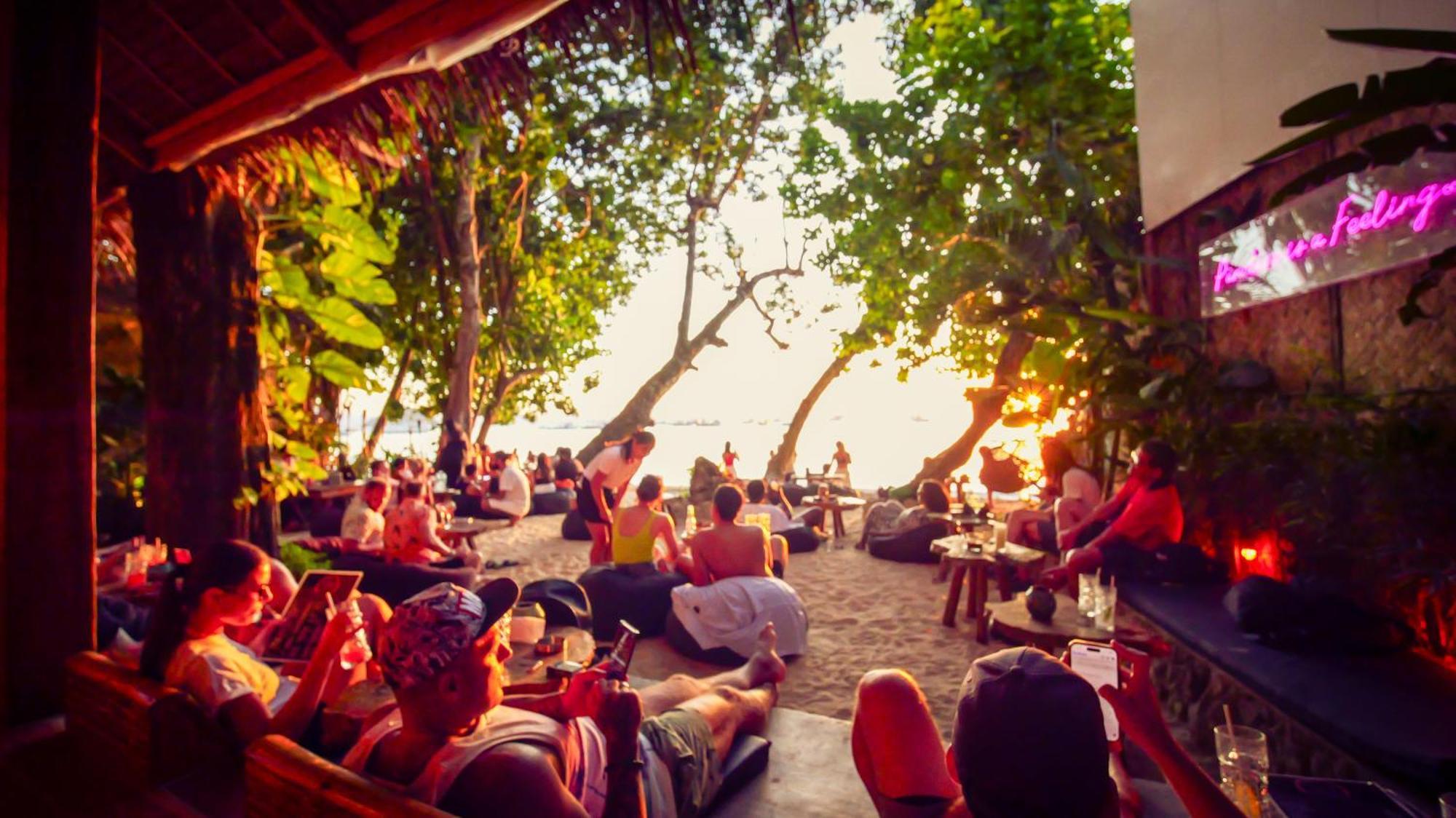 Sip Sunset And Lounge Ostello *