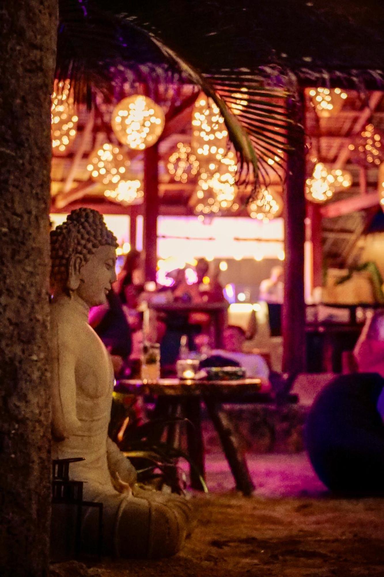 Sip Sunset And Lounge *