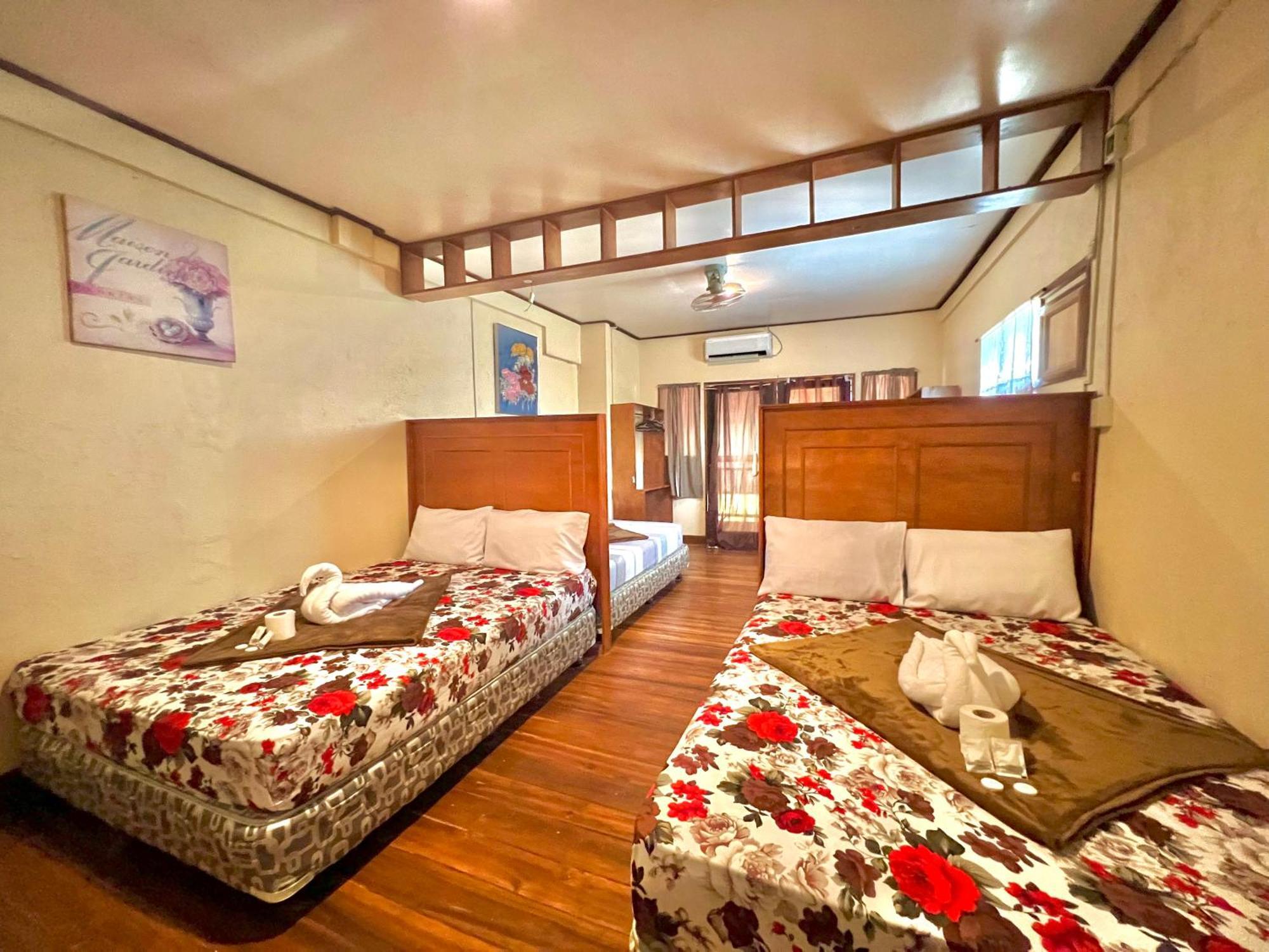 Inn Novie's Tourist 2*