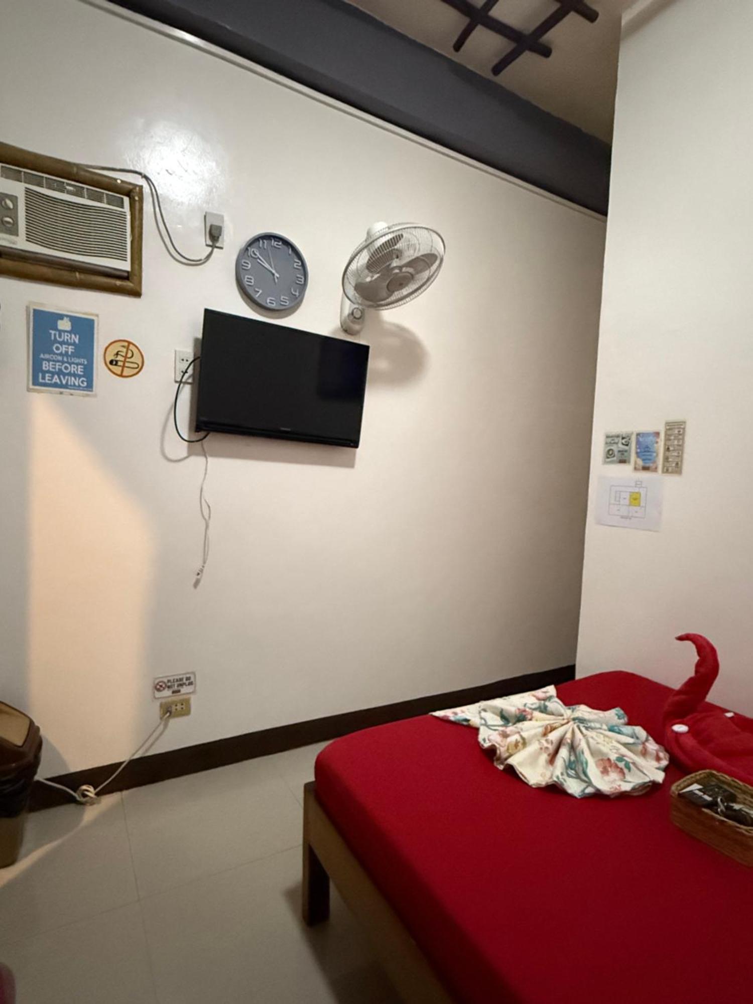 Lolo Bob's Bed & Breakfast 3*