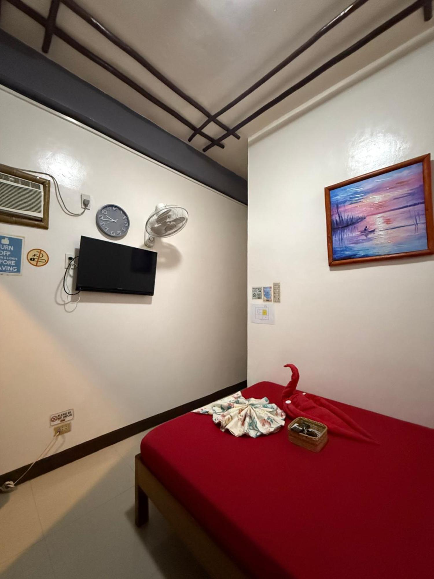 Lolo Bob's Bed & Breakfast 3*