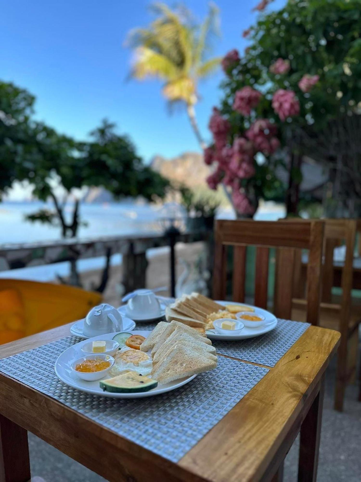 Desert Rose Hotel El Nido