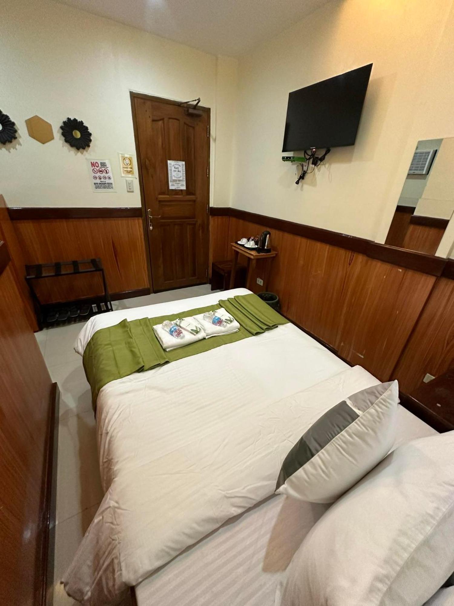 Desert Rose Hotel
