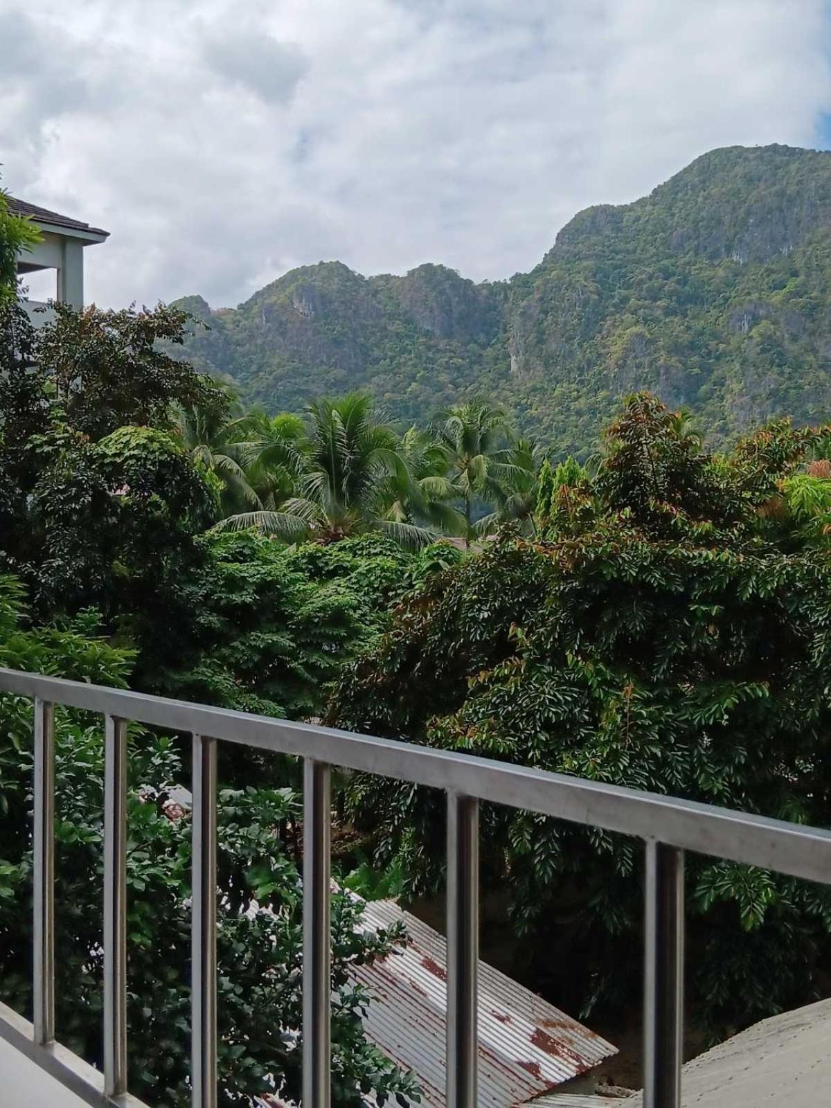 Forest Bay * El Nido