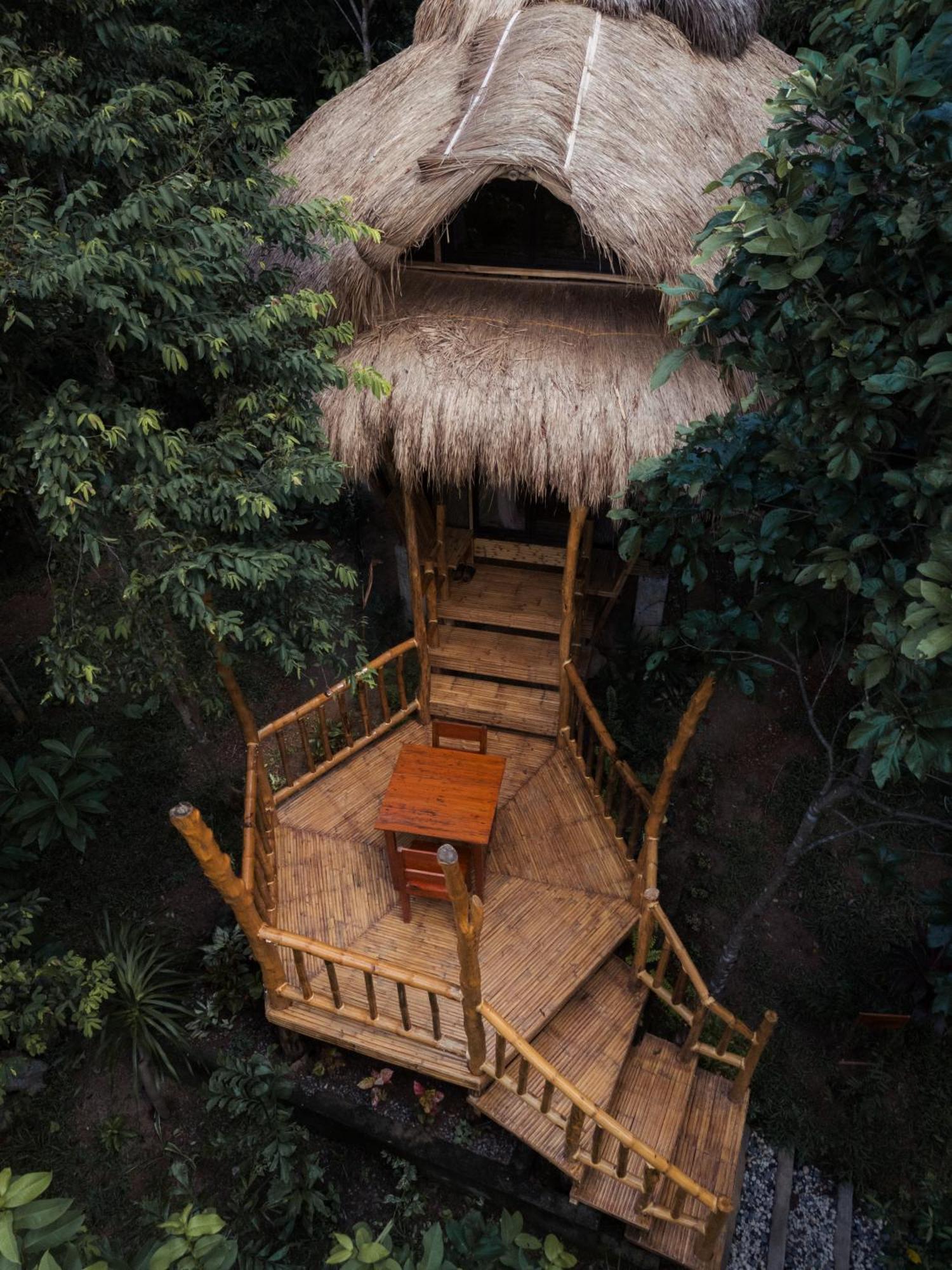 Inigtan Lio Bamboo Farm stay El Nido