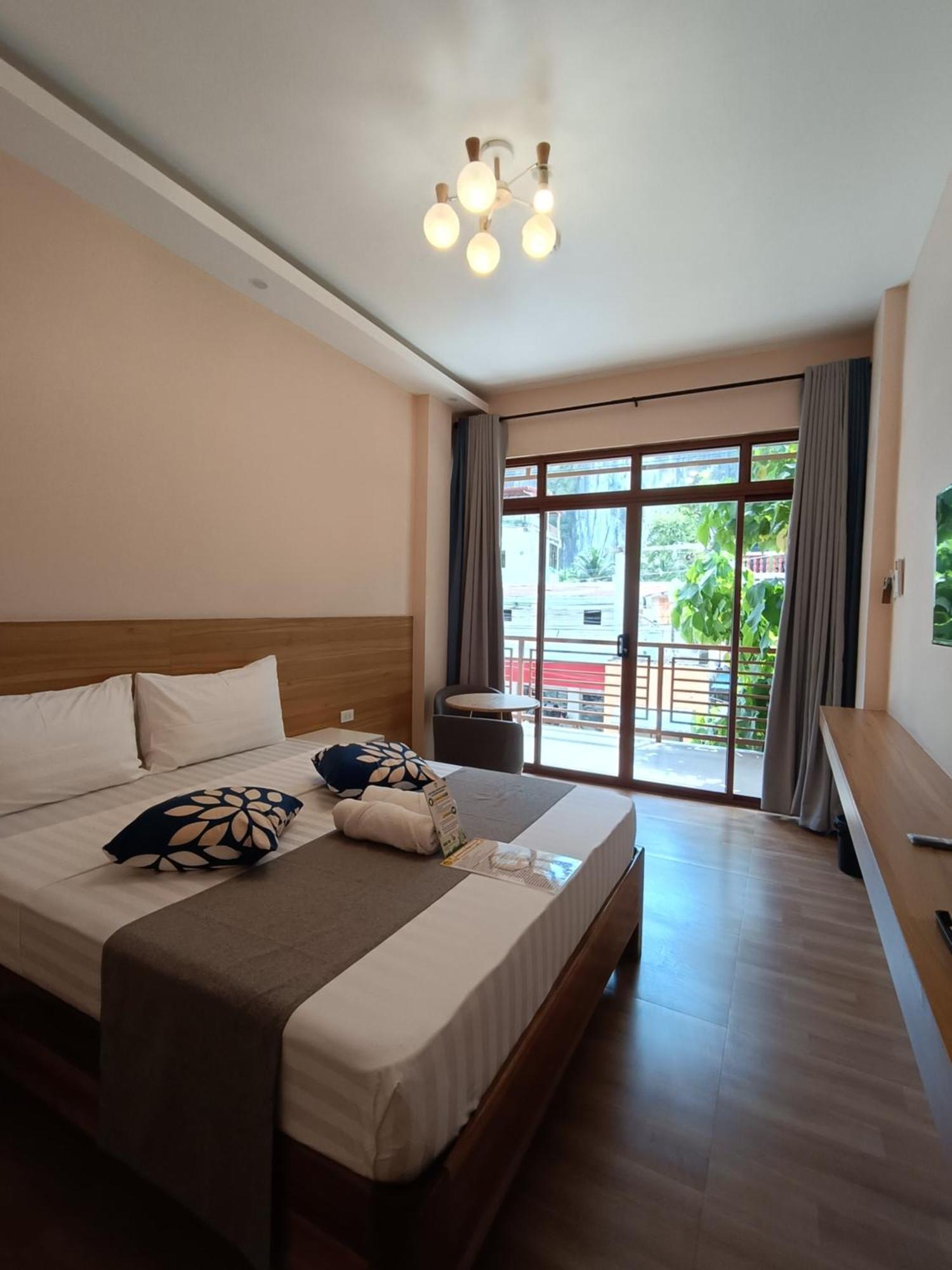Beehive Inn El Nido