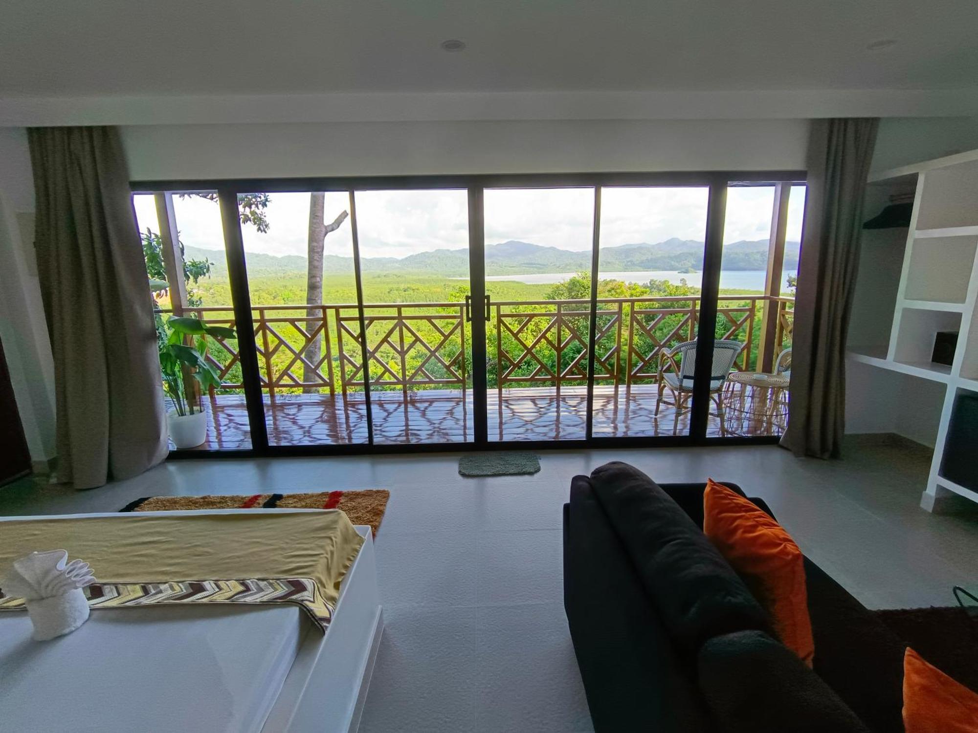 Rc And Resort El Nido
