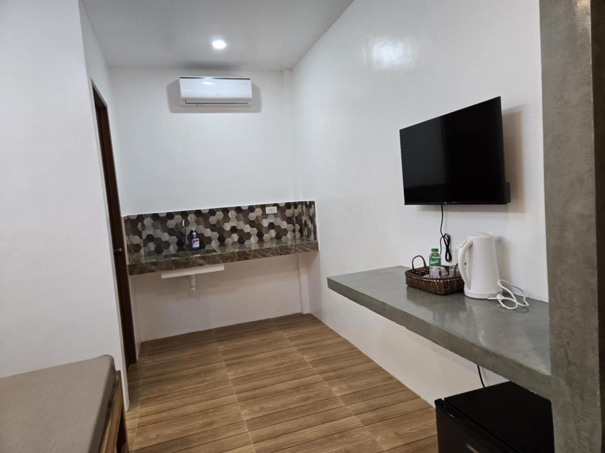 Jex Poolpoint Lodge