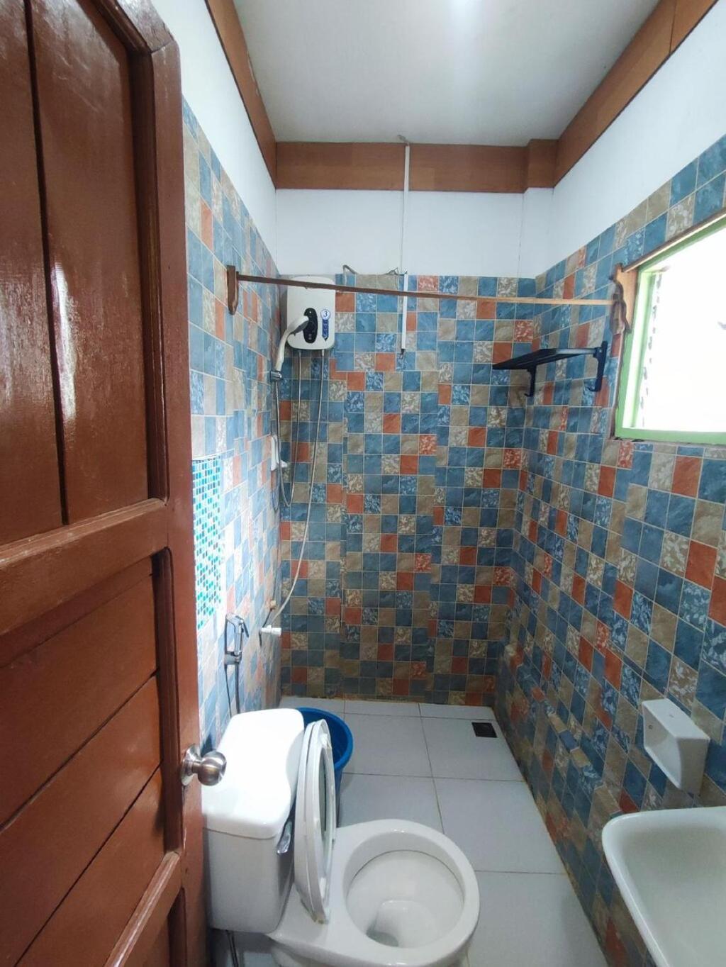 Alfa Front Lodge El Nido