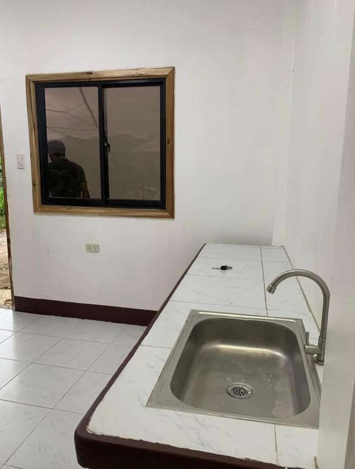 Ezekiel Apartment *