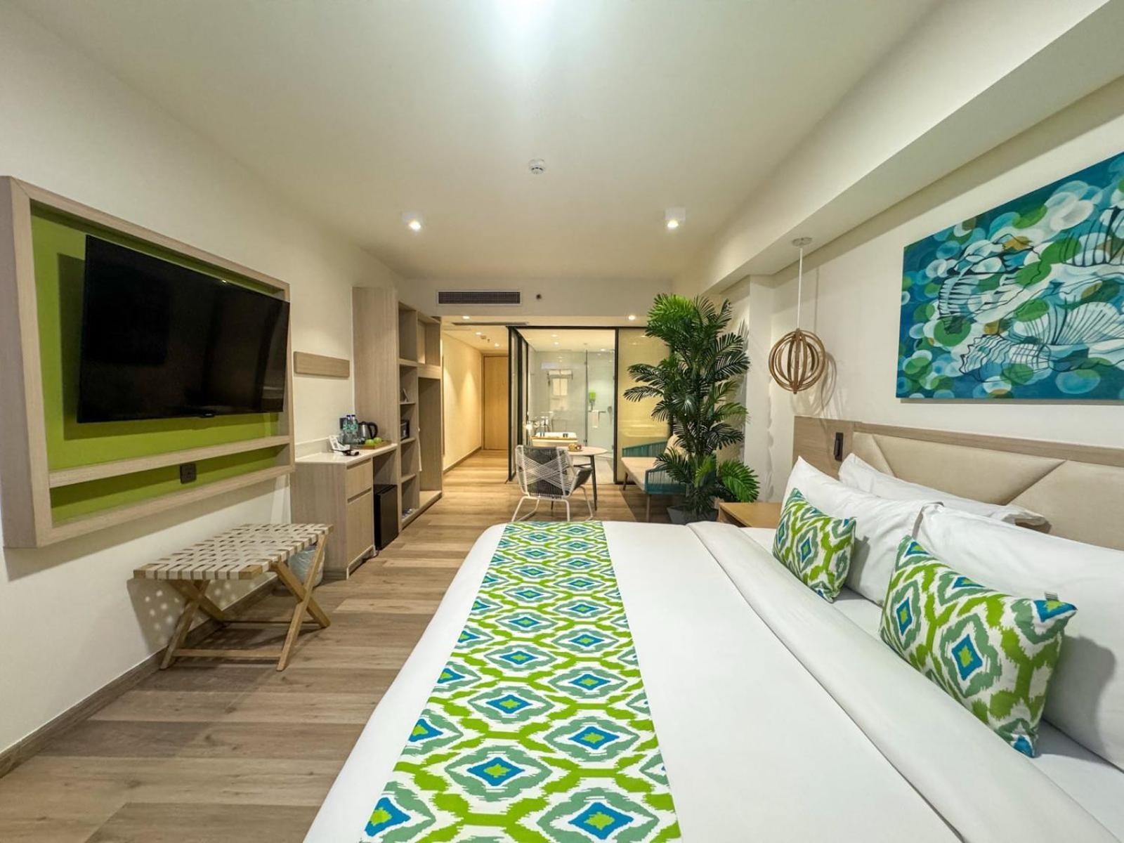 Lime Hotel *