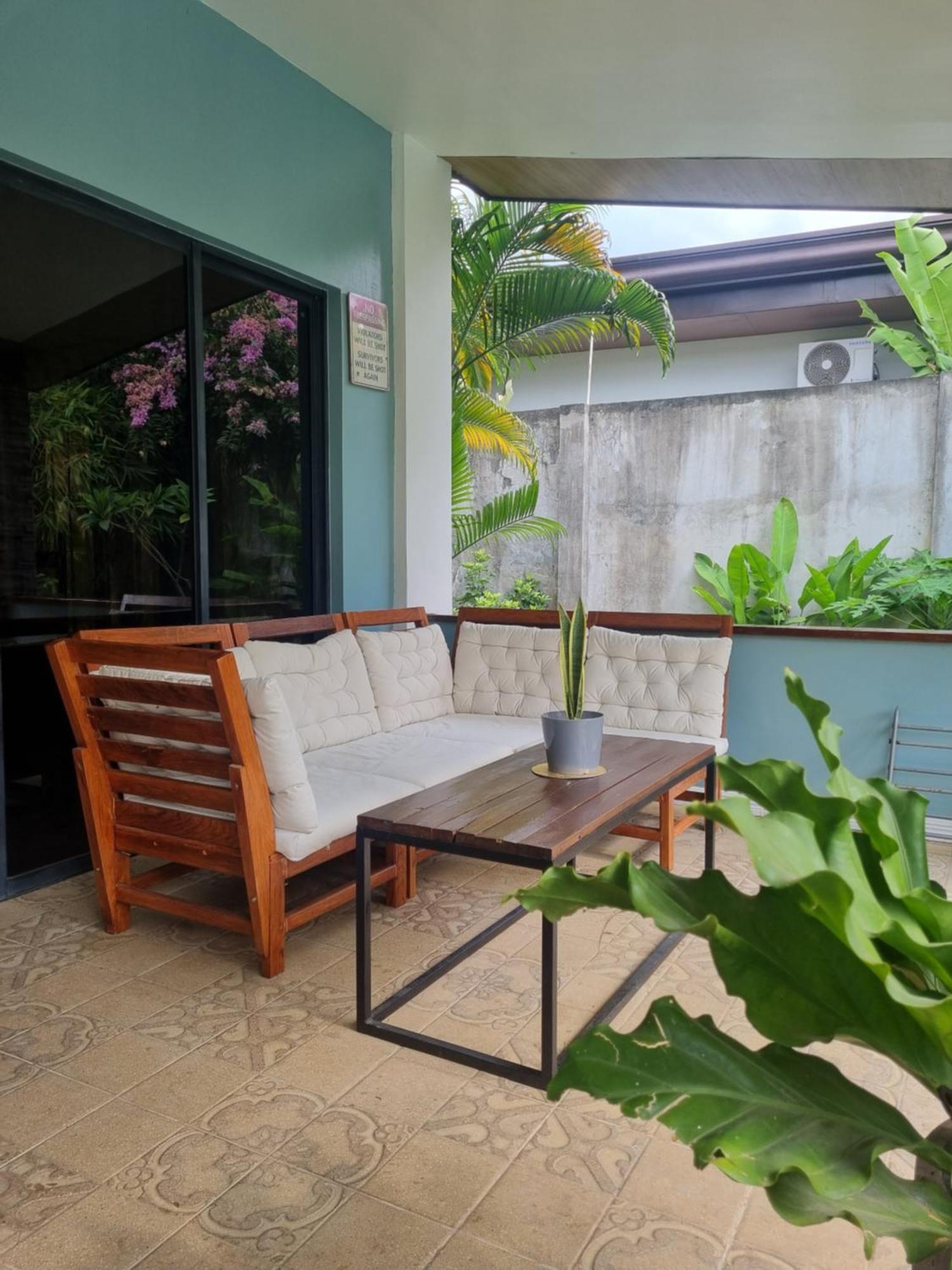 Anahaw Bed & Breakfast *