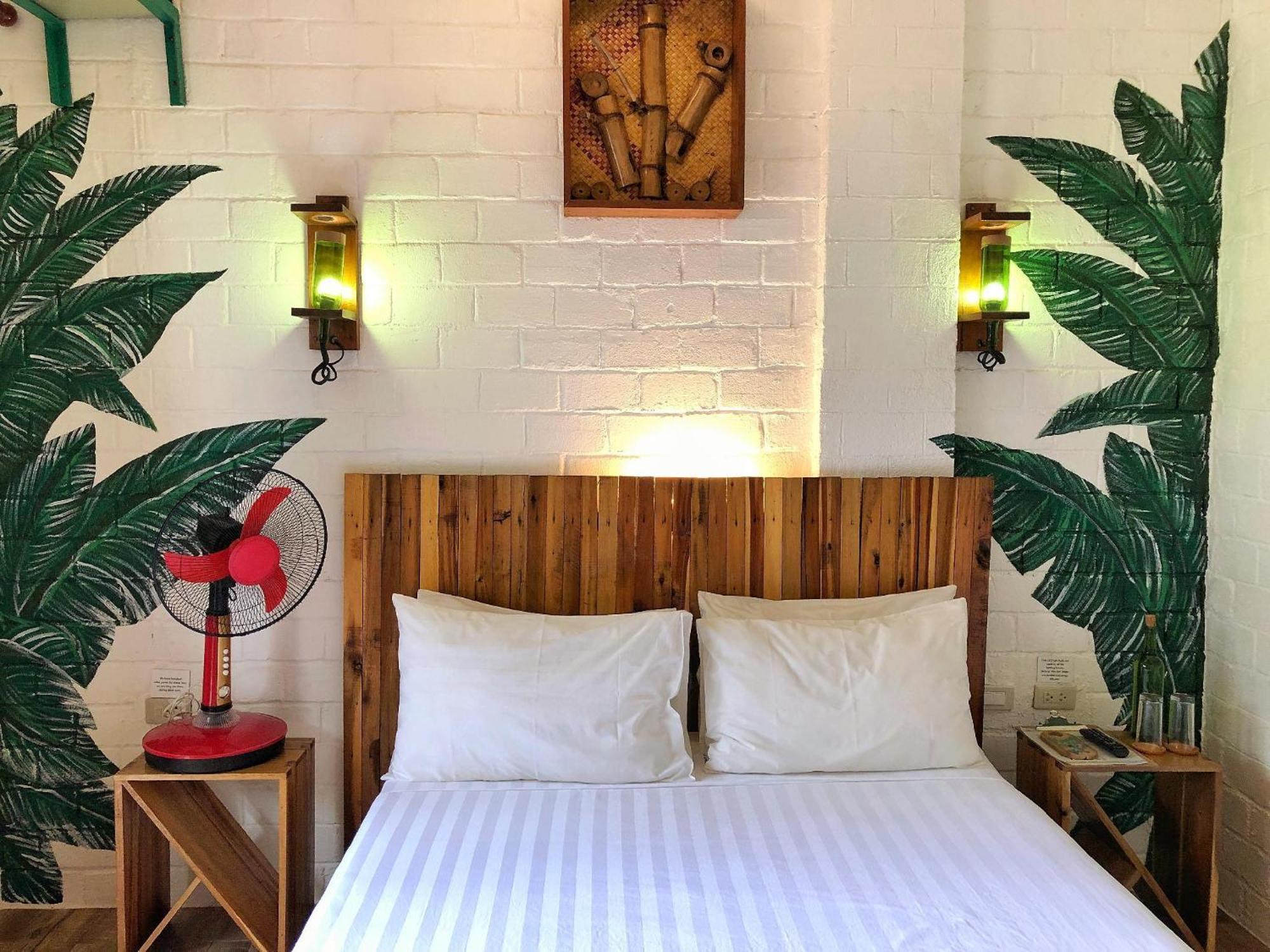Suites By Eco Hotels 2*