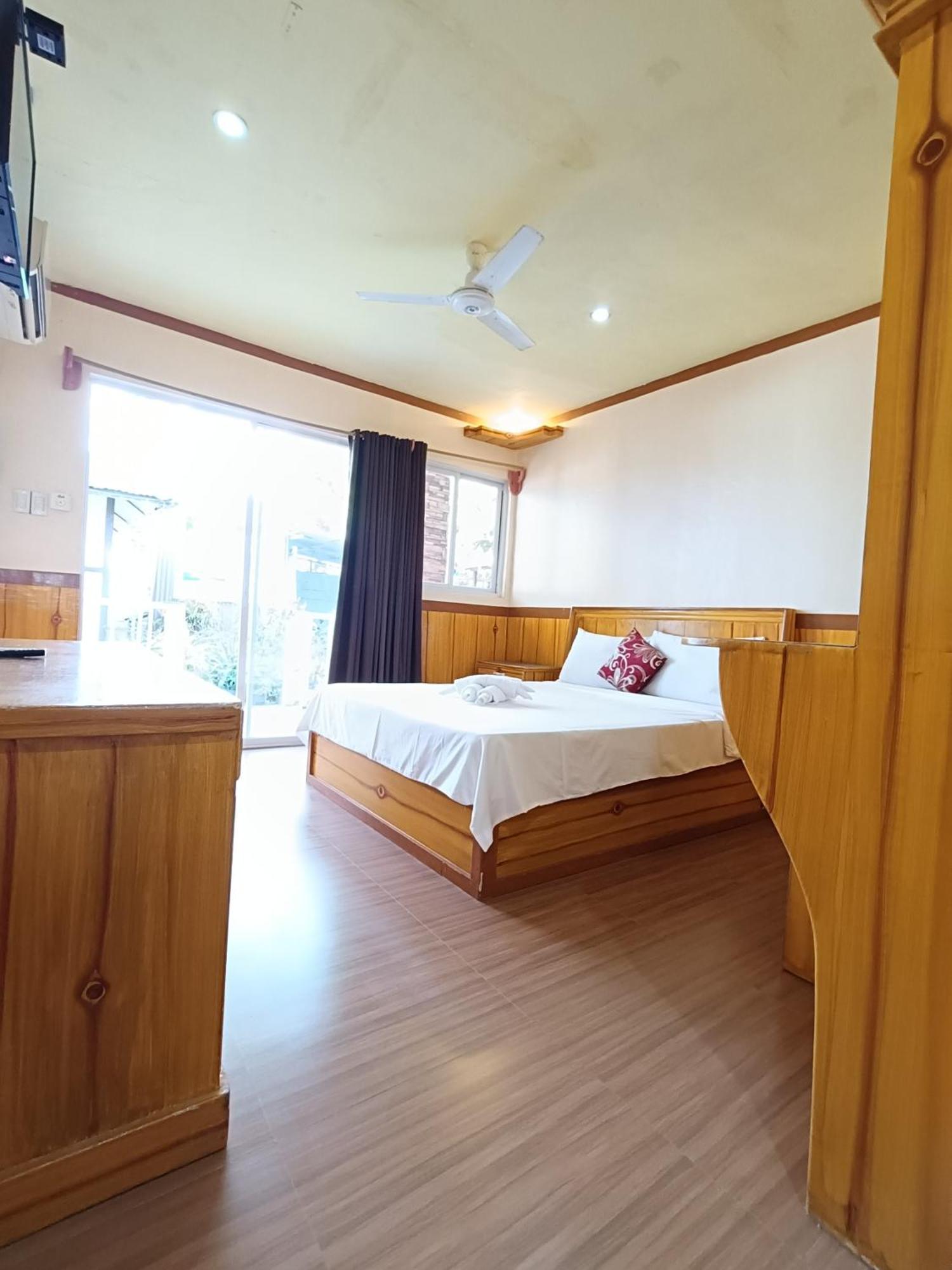 Chibel Summer Riverside Hotel El Nido