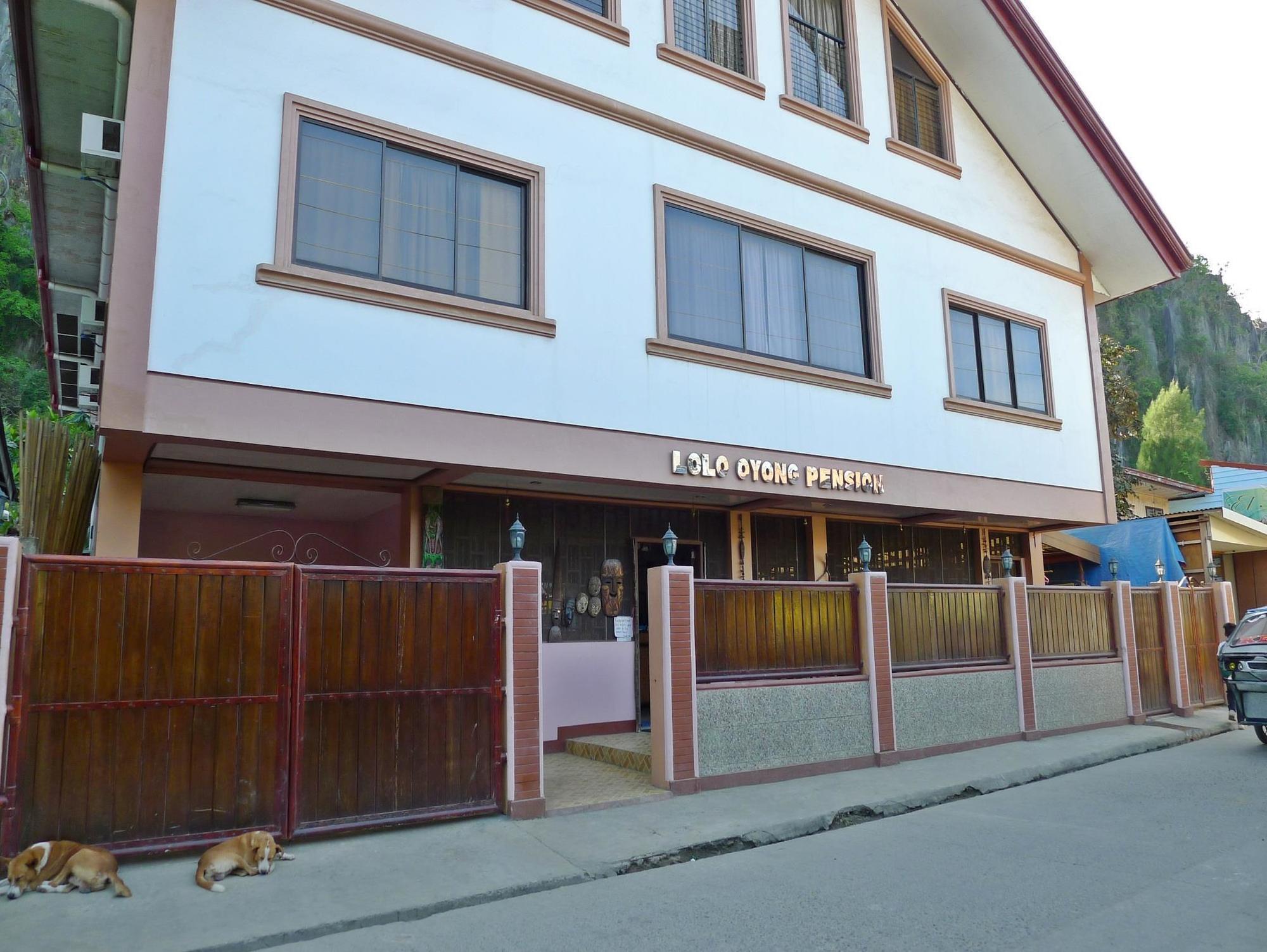 Bed & Breakfast Lolo Oyong House 2*