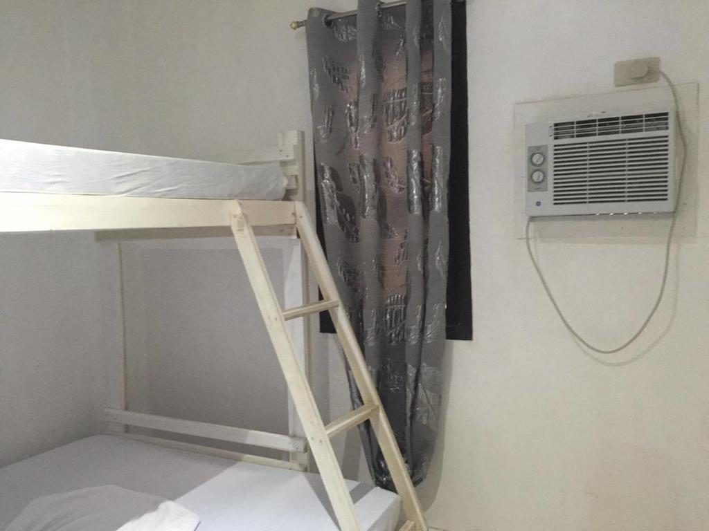 Alexzus Backpackers Travel *