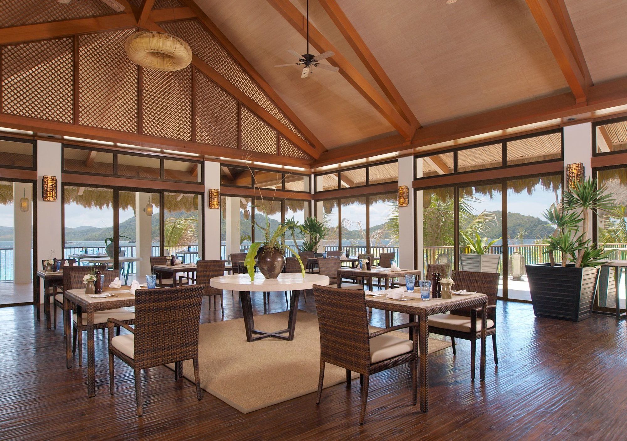 Resort Pangulasian Island 5*