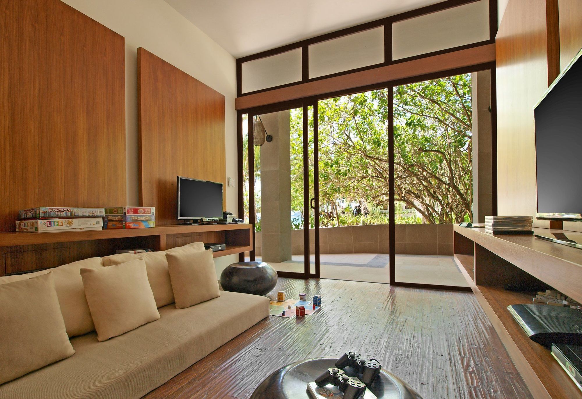 Resort Pangulasian Island