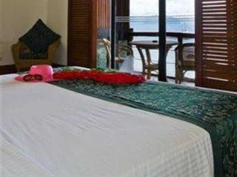 Resort Miniloc Island 4*