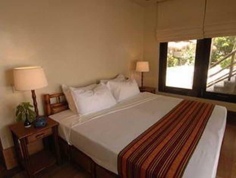 Resort Miniloc Island