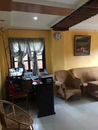 bahay-panuluyan Raje