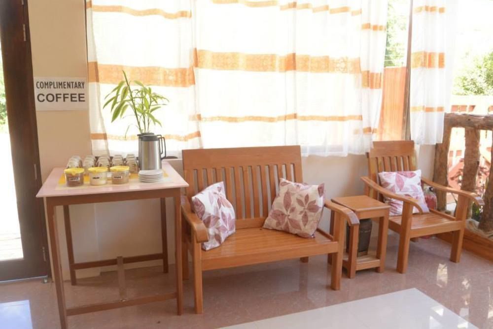 Jurias Garden Hotel 2*