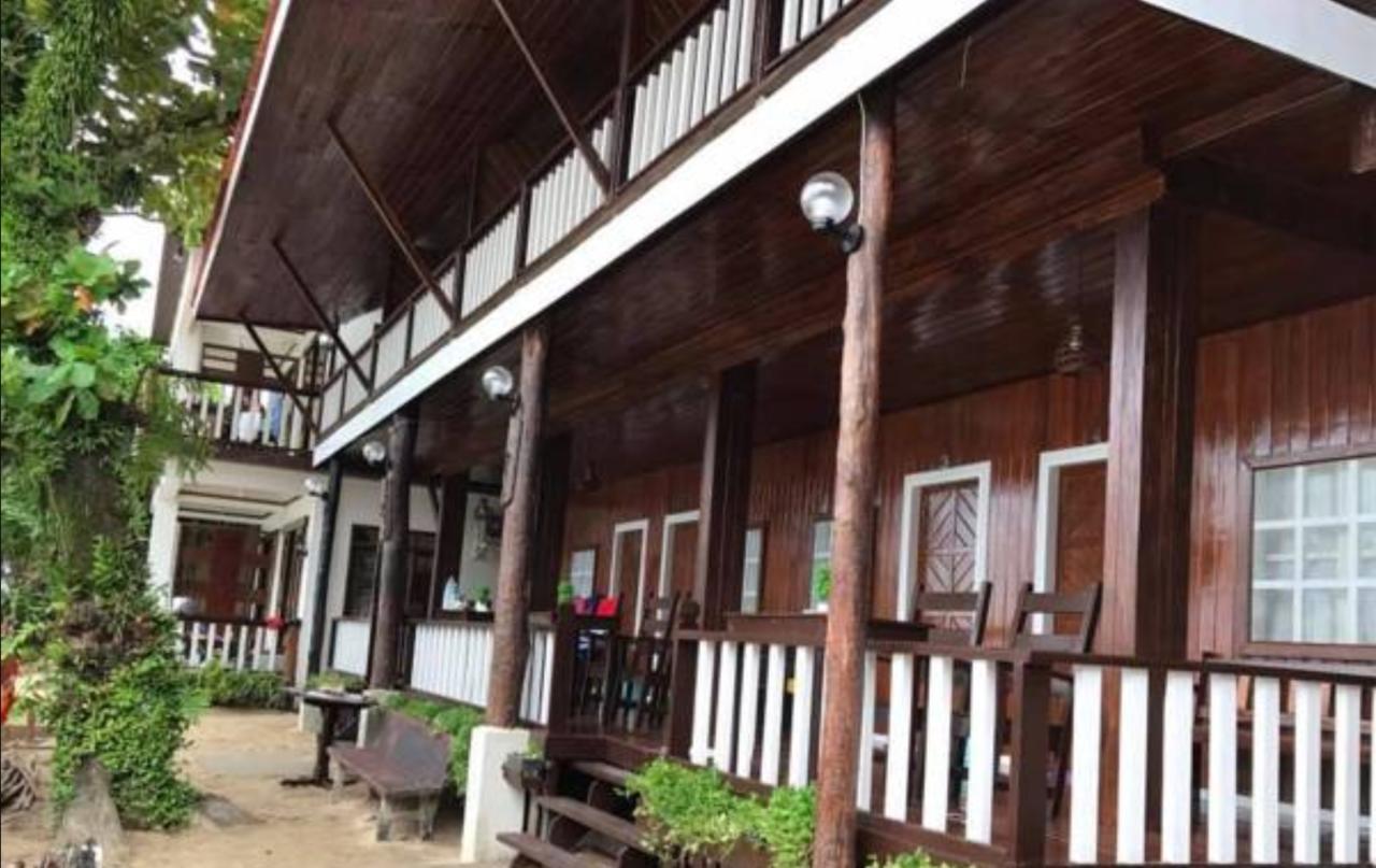 Ricos Cottages Guest house