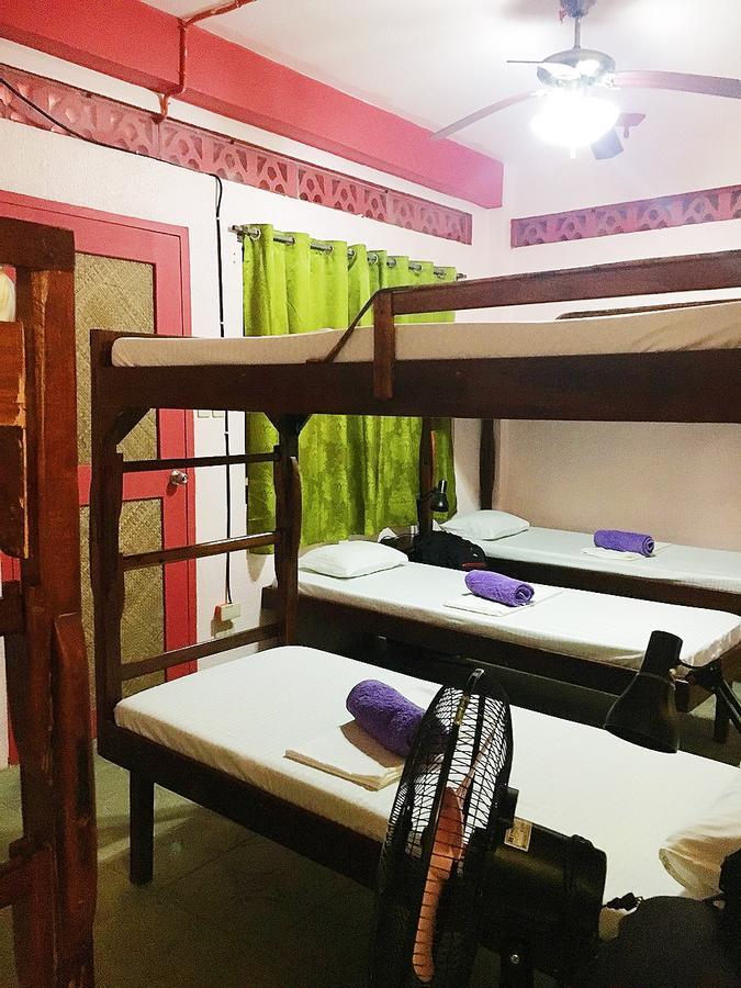 Hostel Elternative El Nido