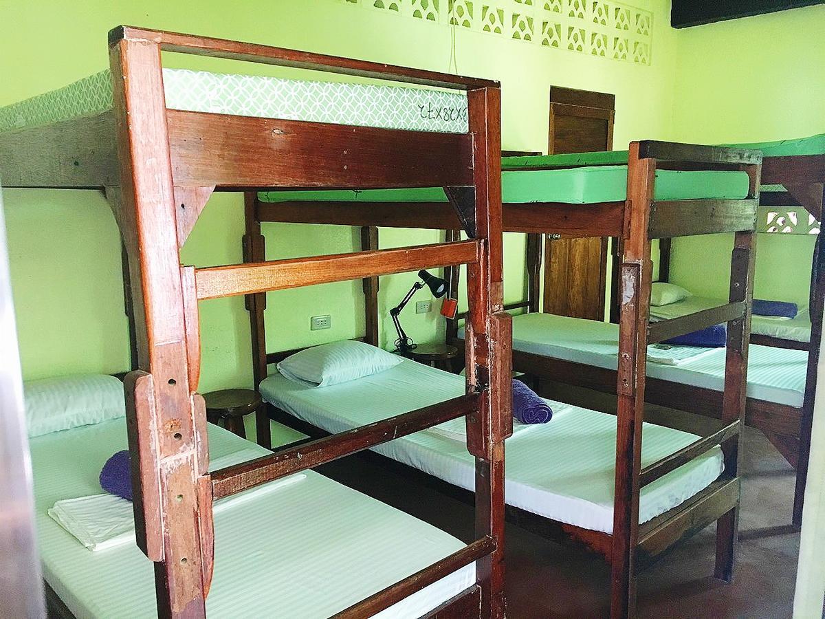 Hostel Elternative El Nido