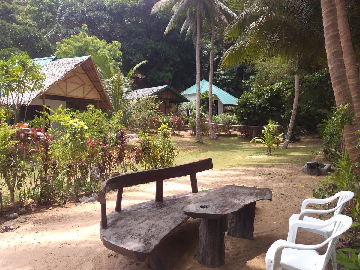 Garden Bay Beach Resort *