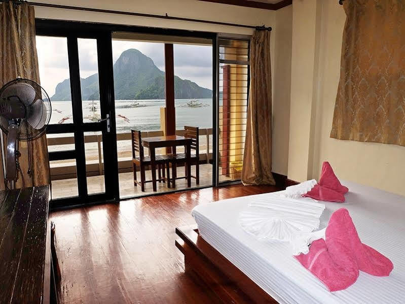 El Nido Beach Hotel *