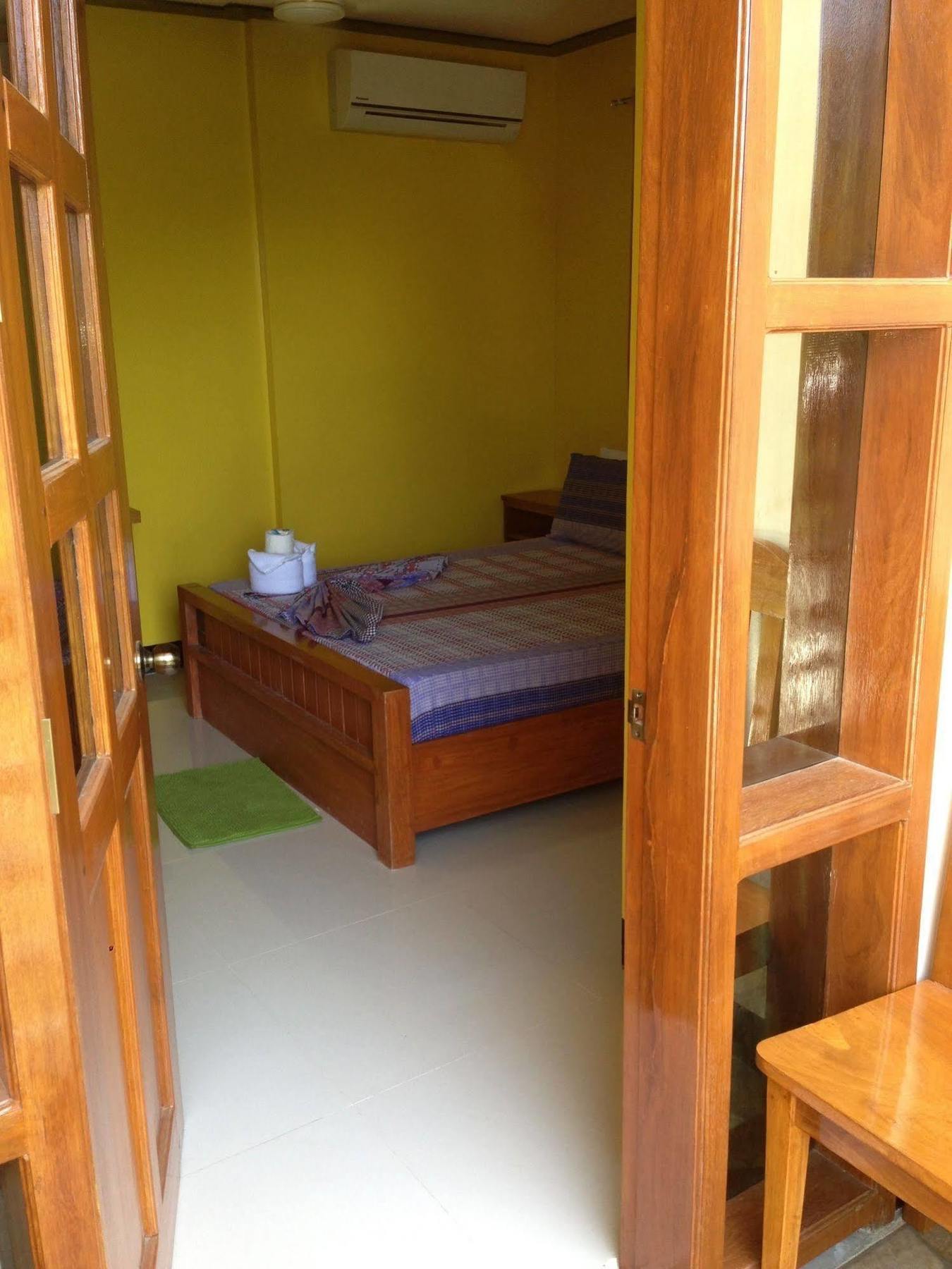Citrine Travel Lodge *