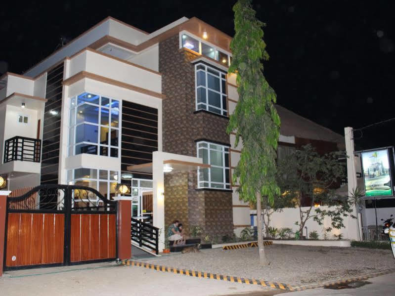 Lodge Citrine Travel