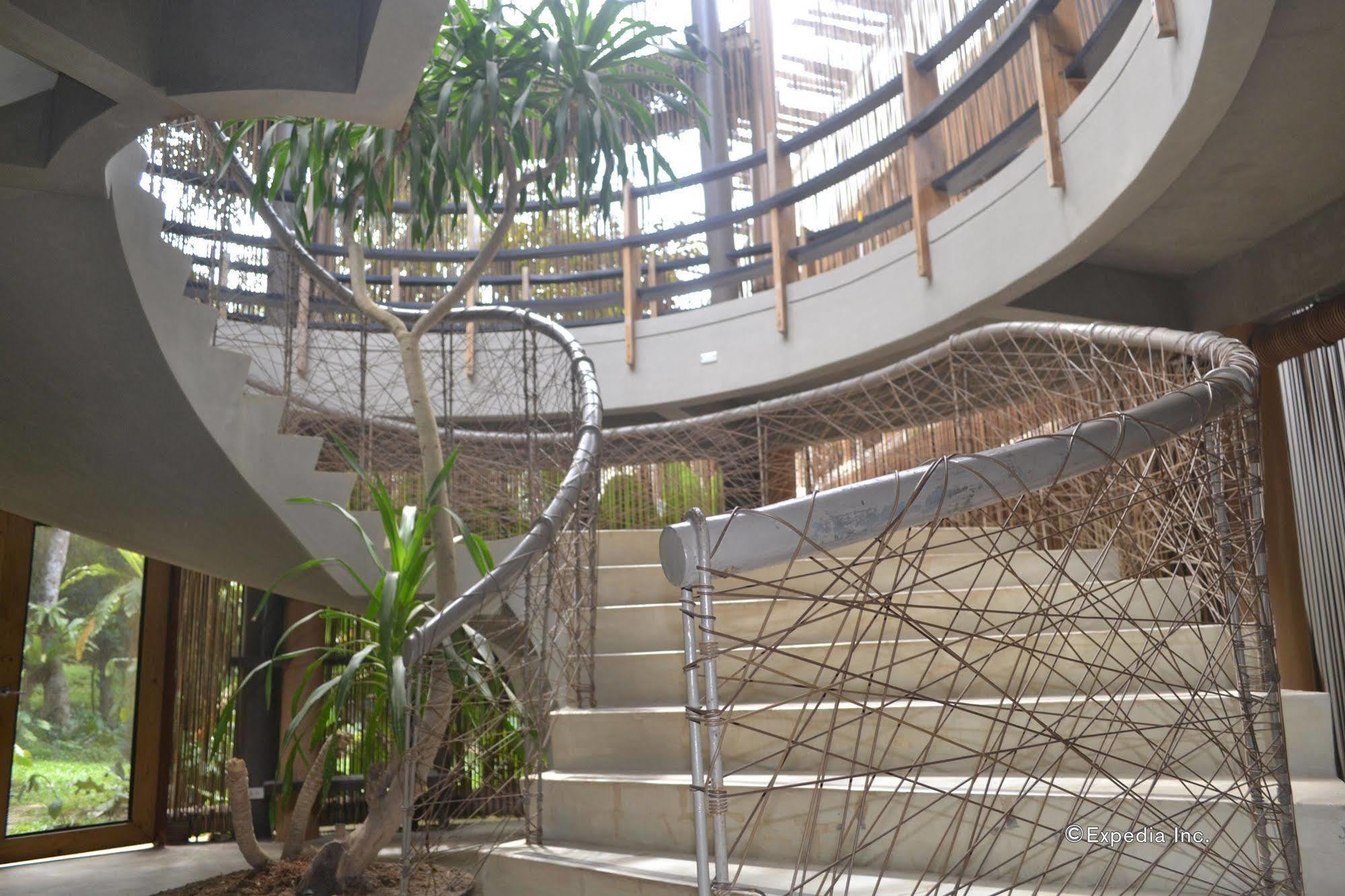 Spin Designer - Hostel El Nido