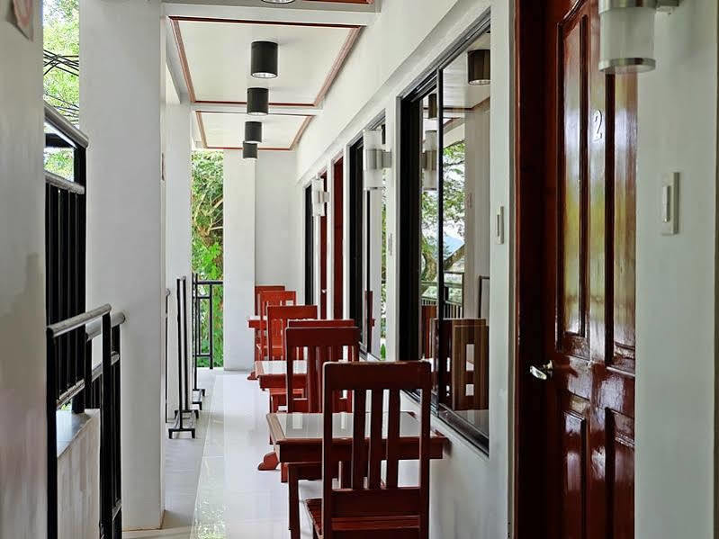 Swiftlets Hotel 2*