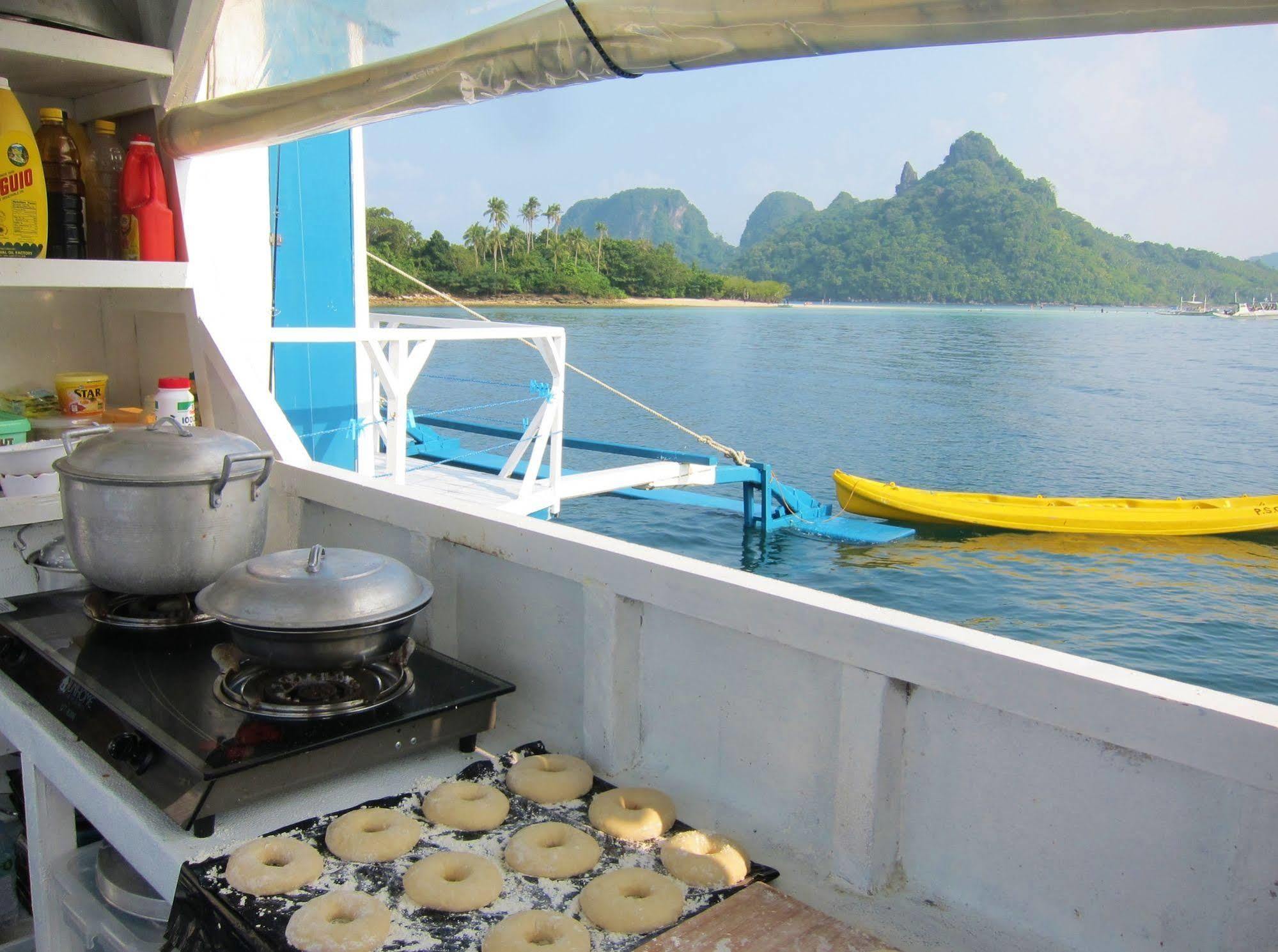 Palawan Secret Cruise Floating 2* El Nido