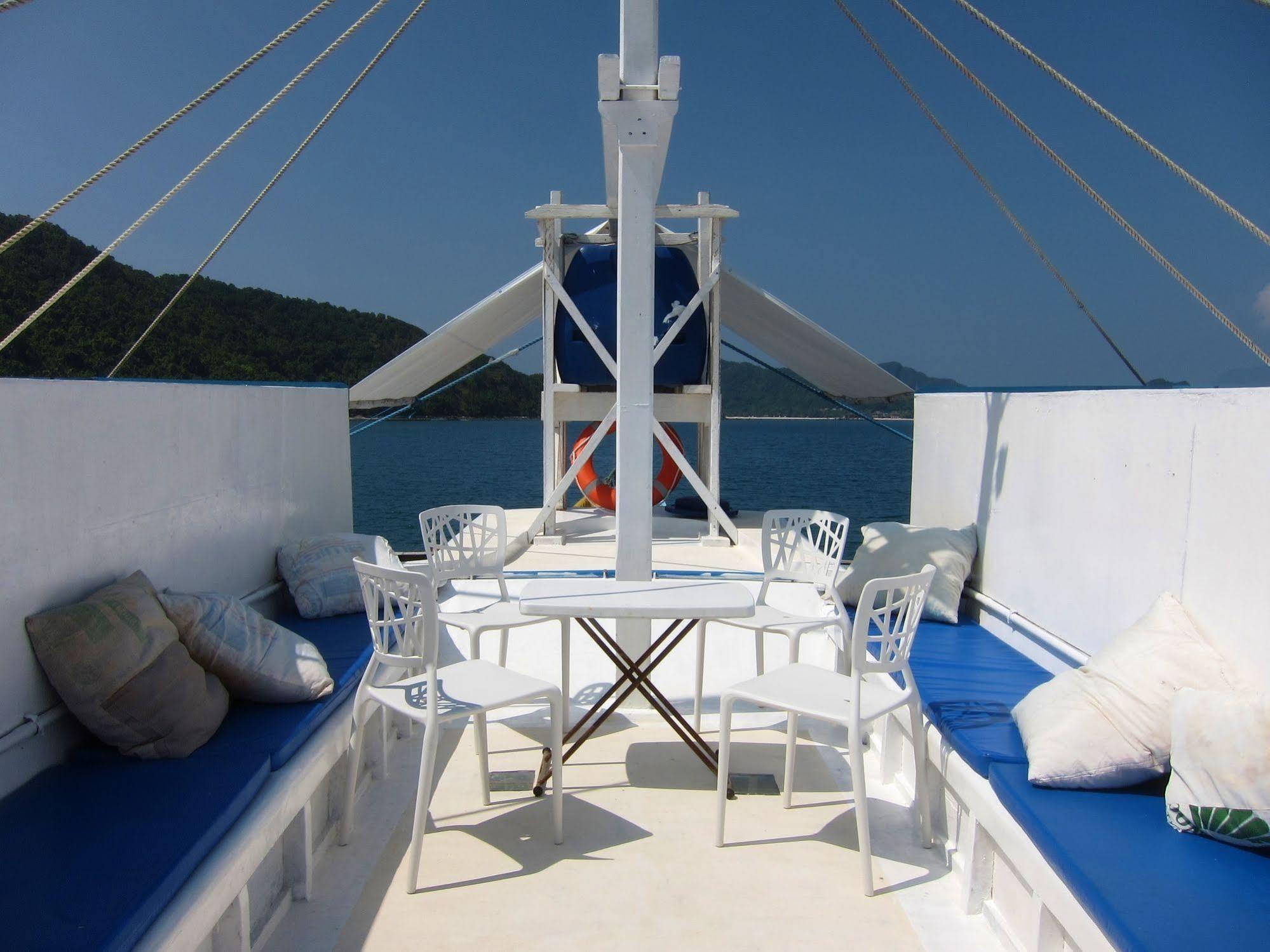 Palawan Secret Cruise Floating El Nido