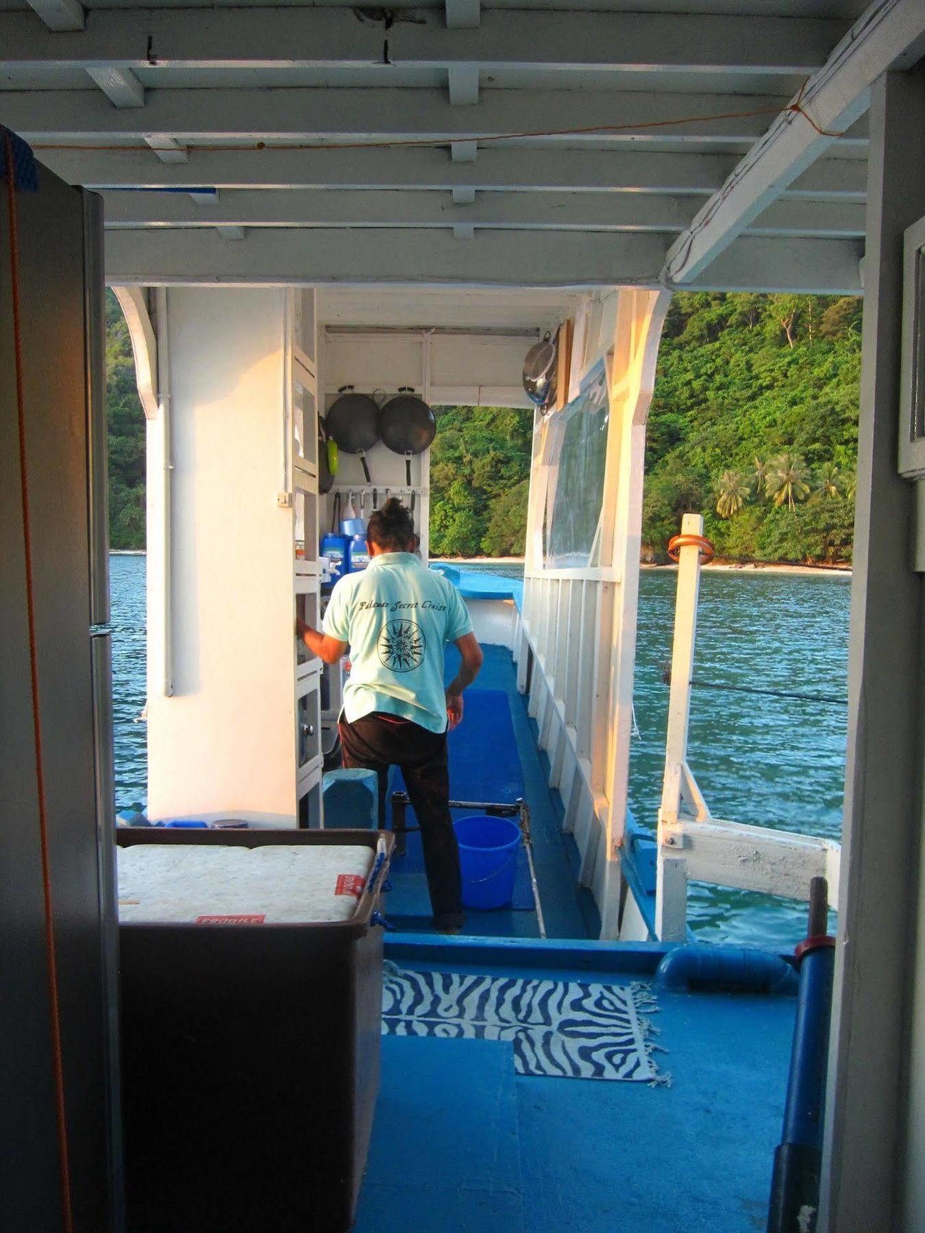 Palawan Secret Cruise Floating Hotel 2*