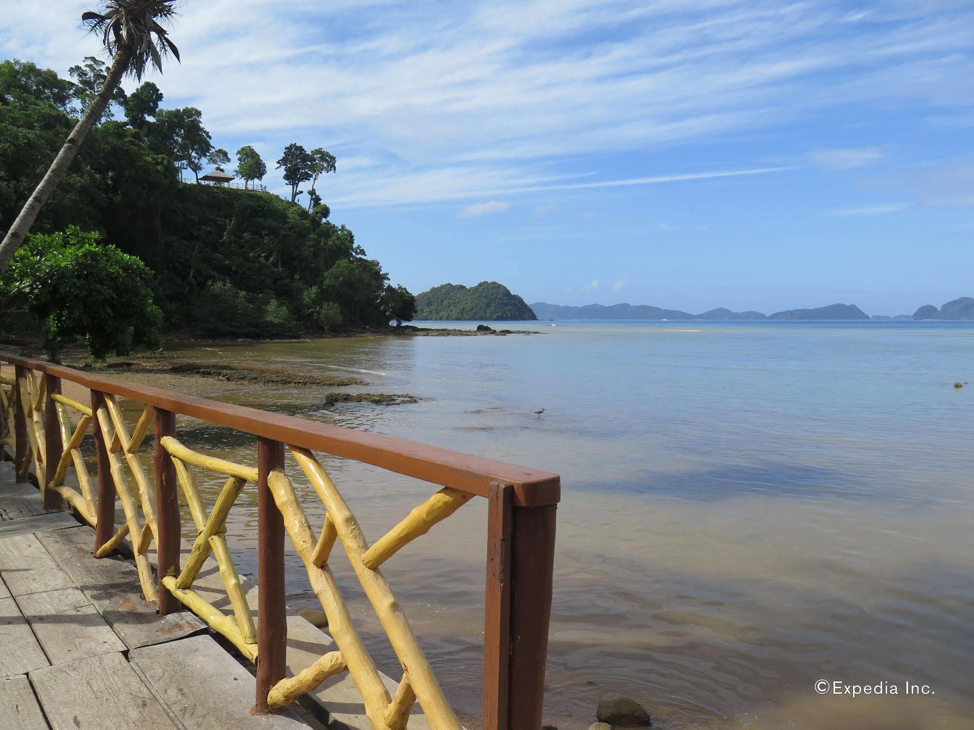 Four Seasons Seaview El Nido