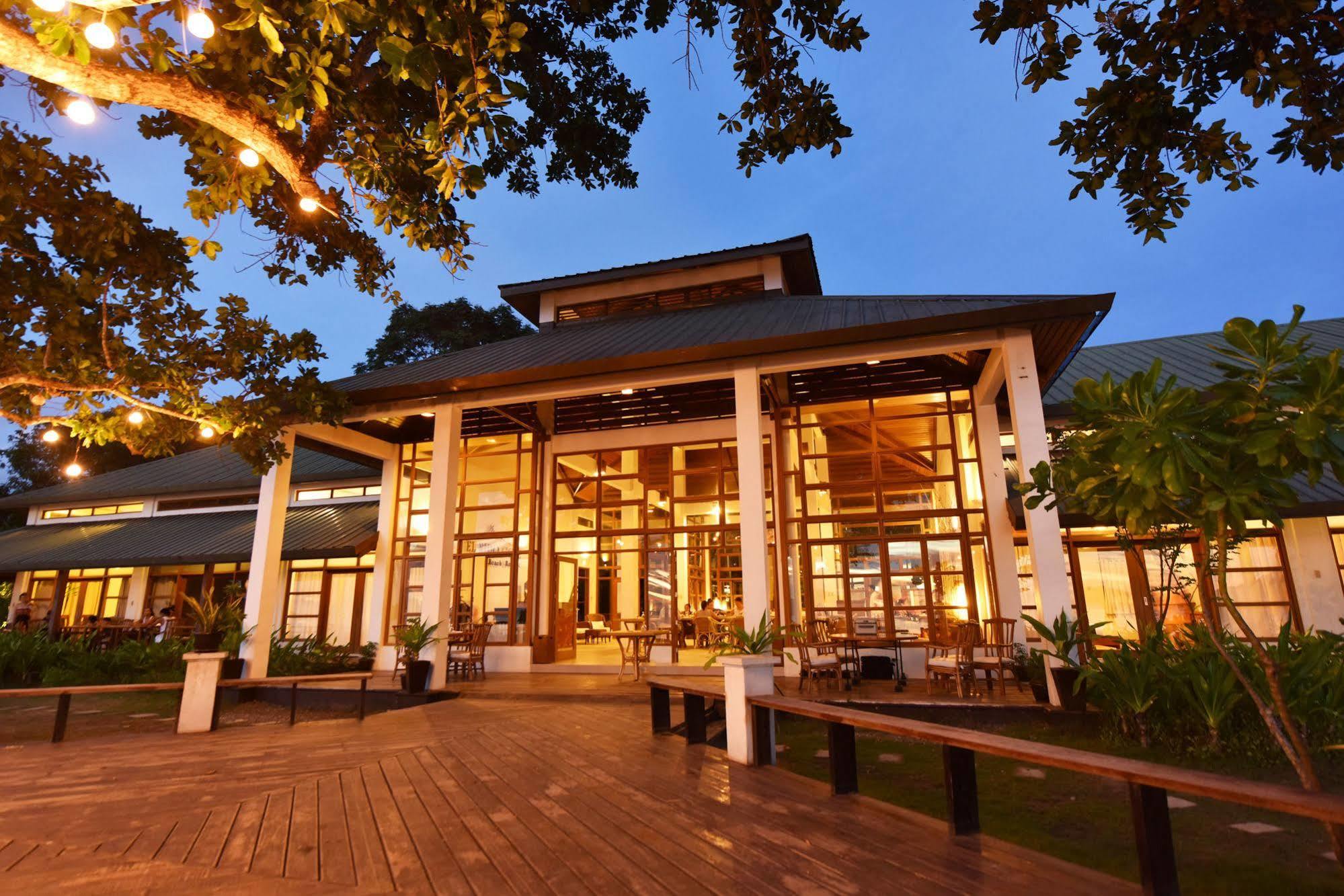 Resort Cove 2*