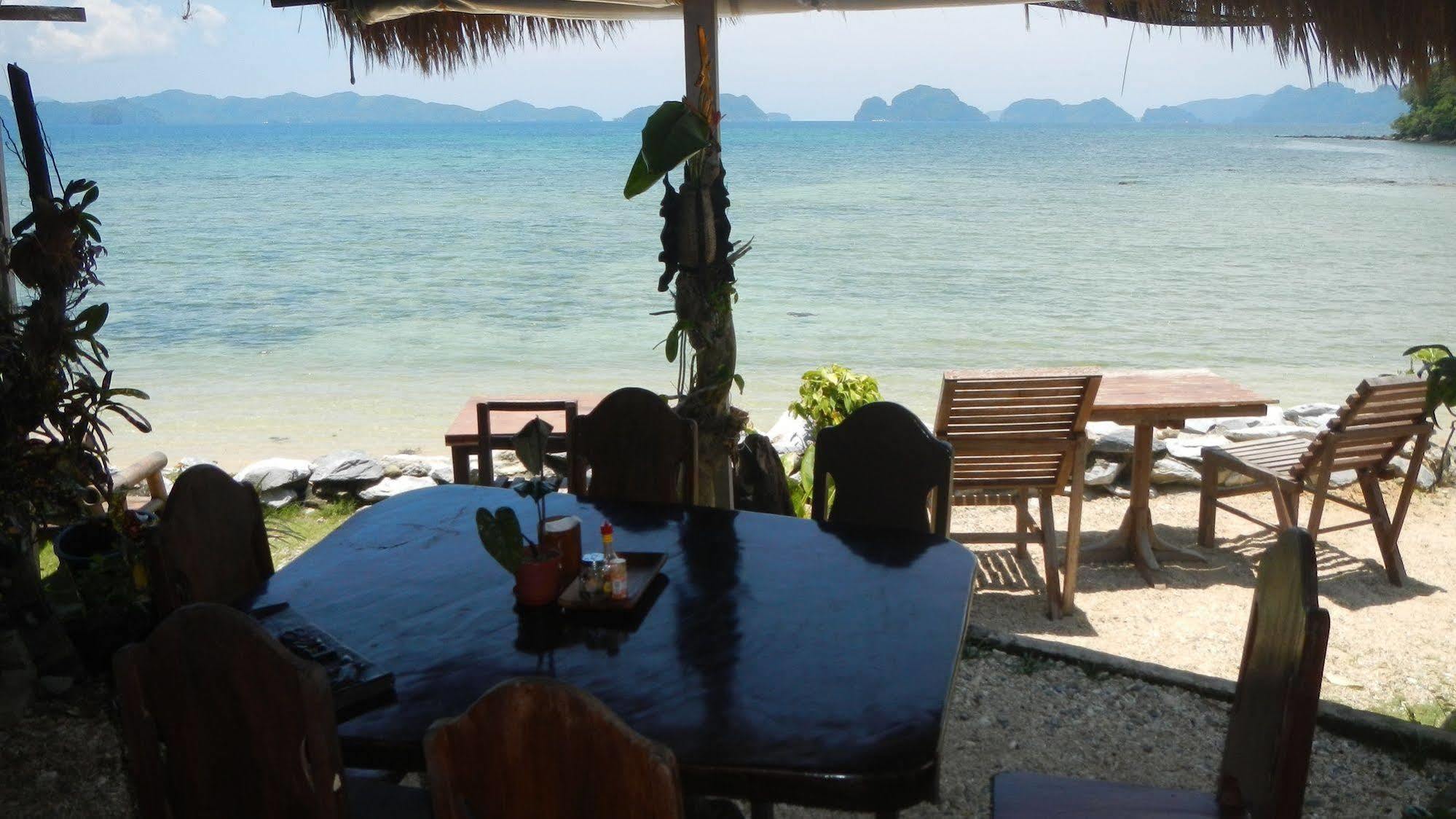 Hotel Las Cabanas Beach Resort 2*