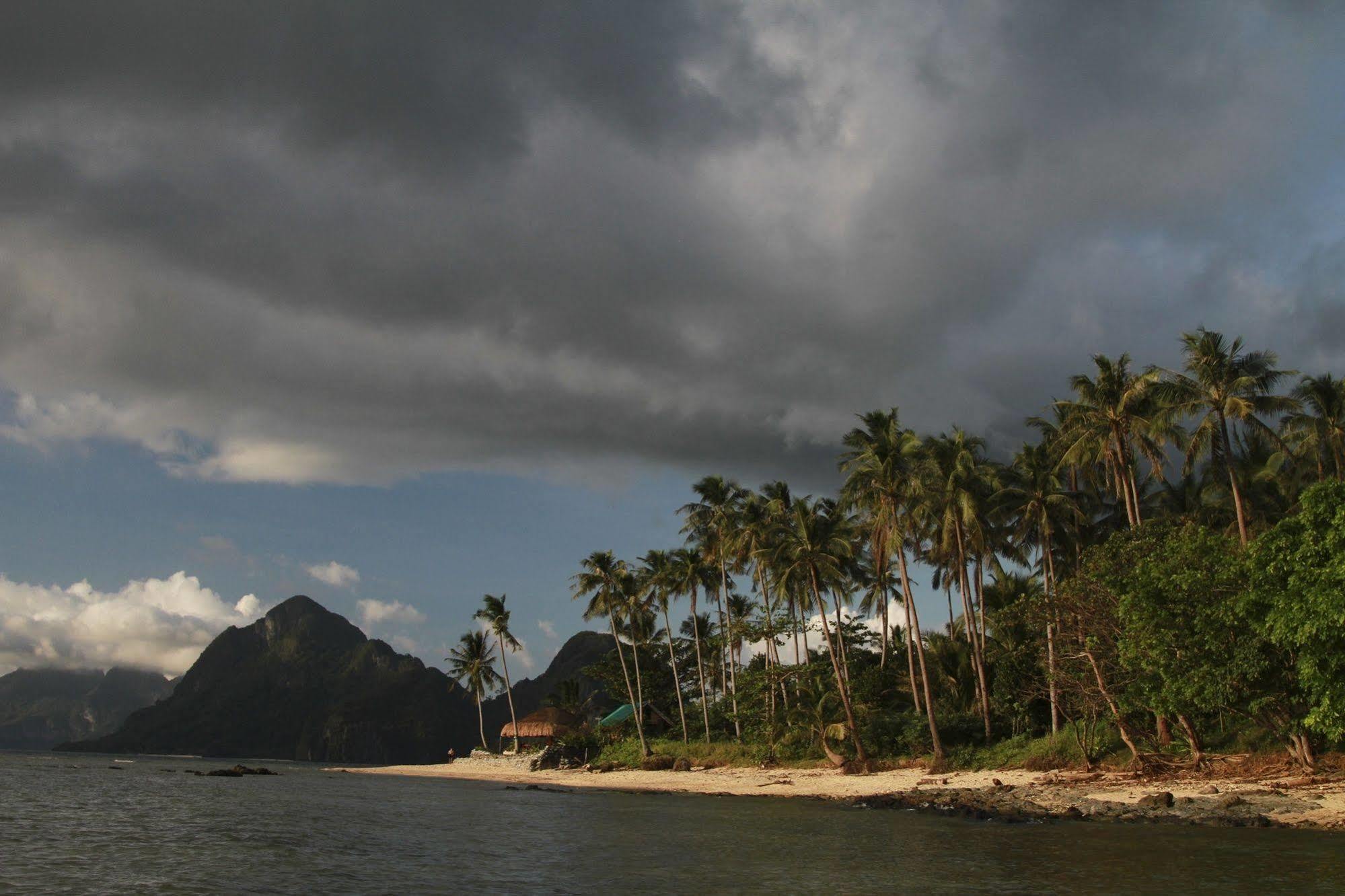 Hotel Las Cabanas Beach Resort