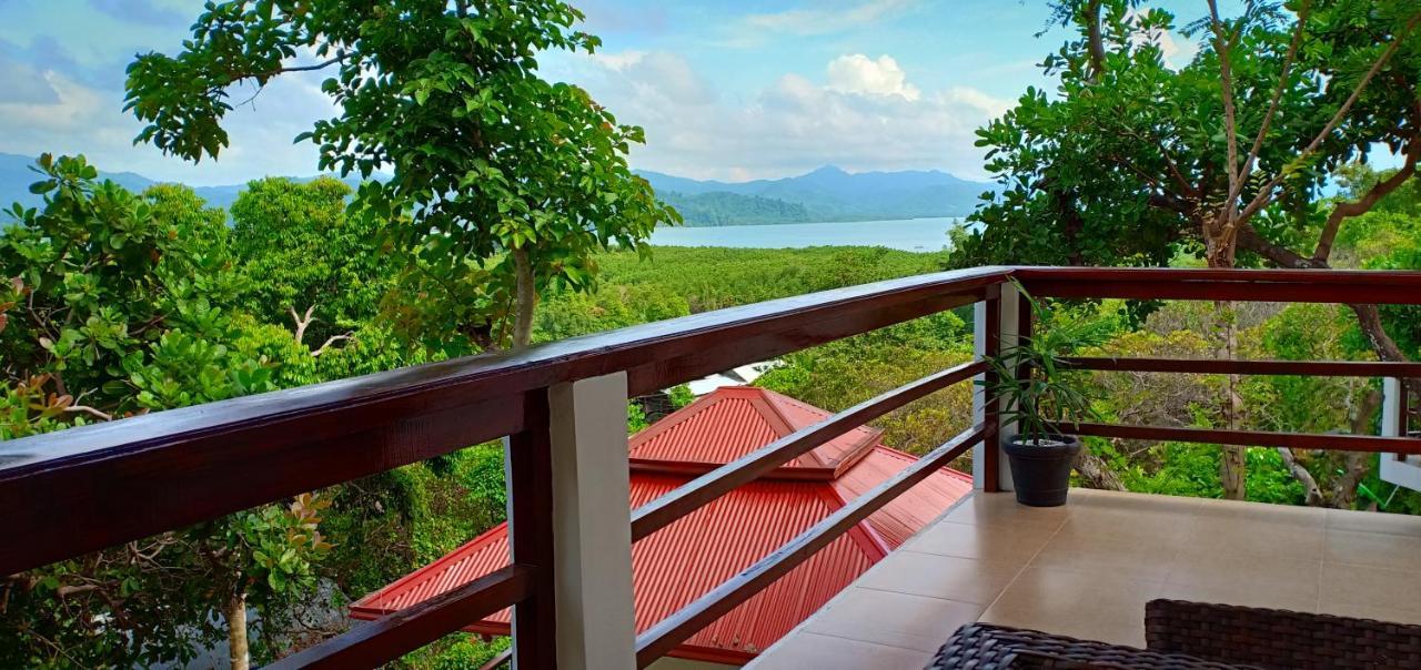 Resort Rc And El Nido