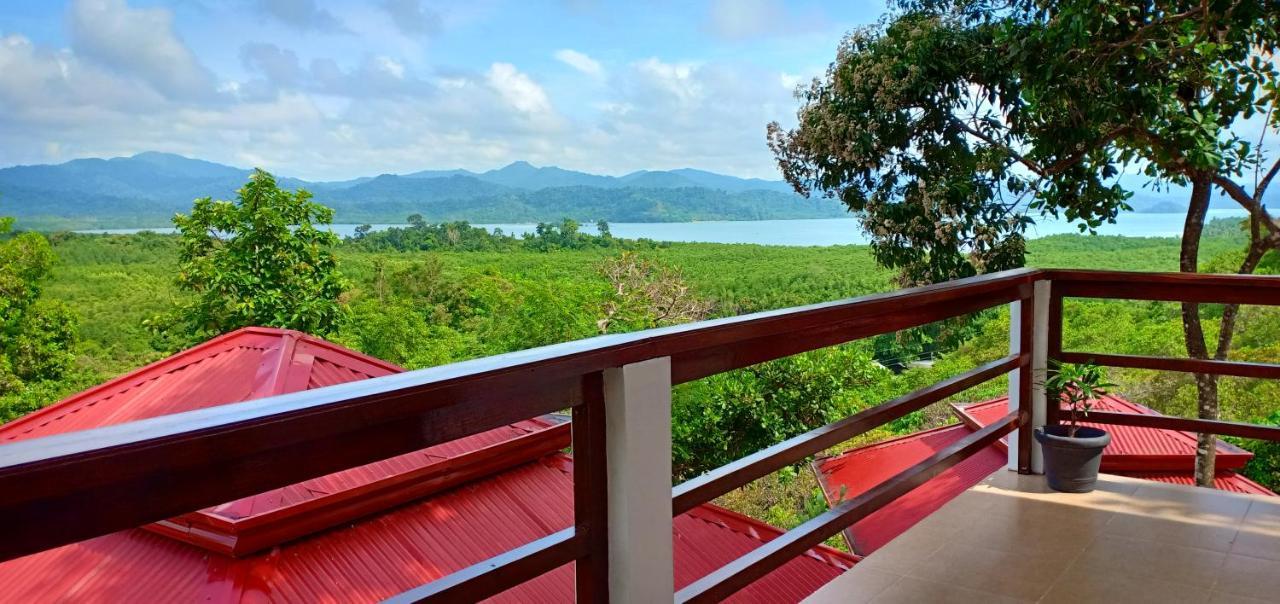 Rc And Resort El Nido