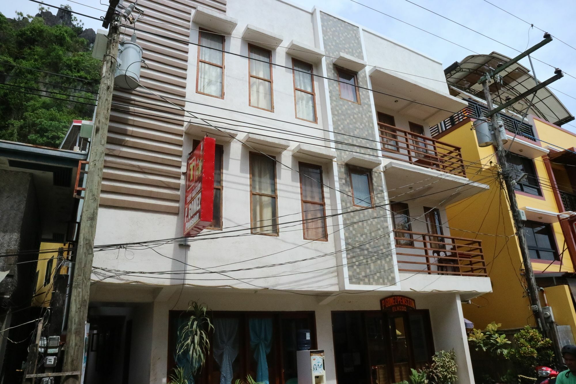 P Gomez Guest house 2*